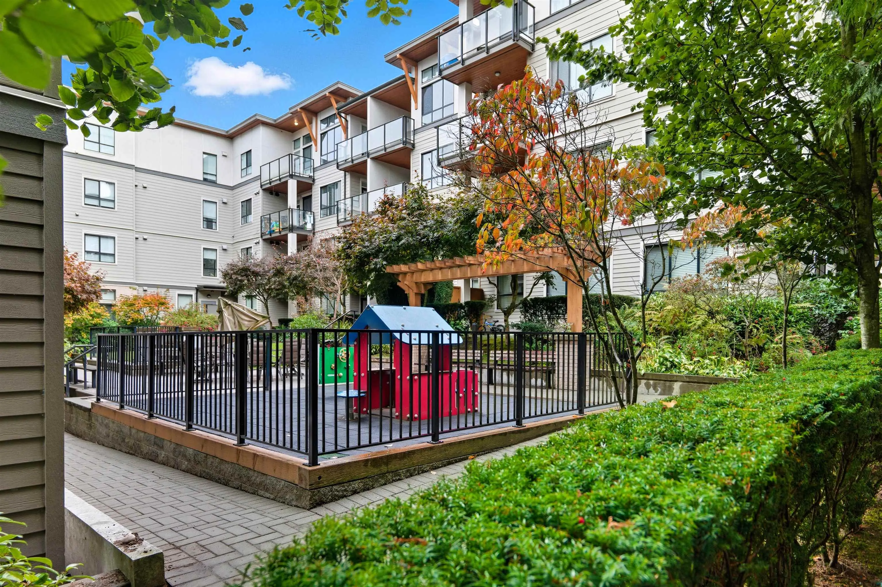 15388 105 Avenue #206