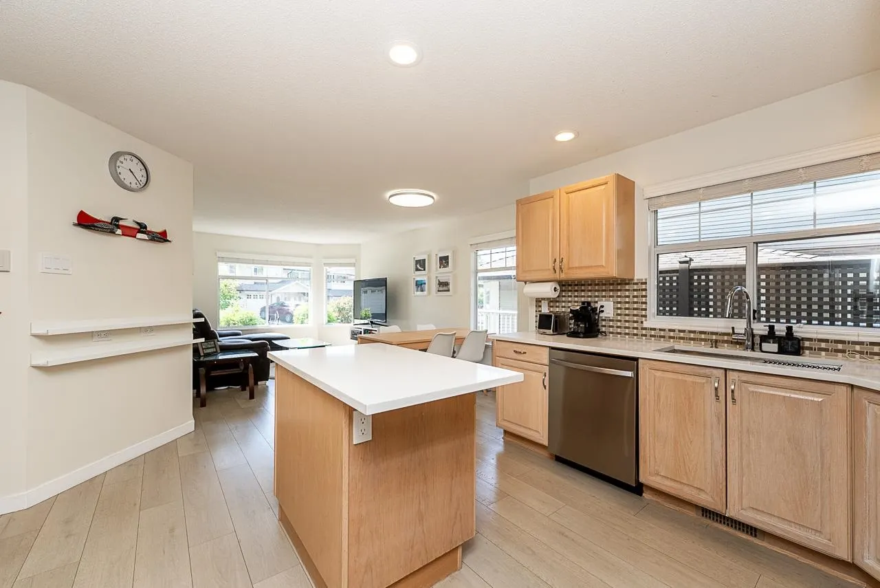 20391 96 Avenue #196