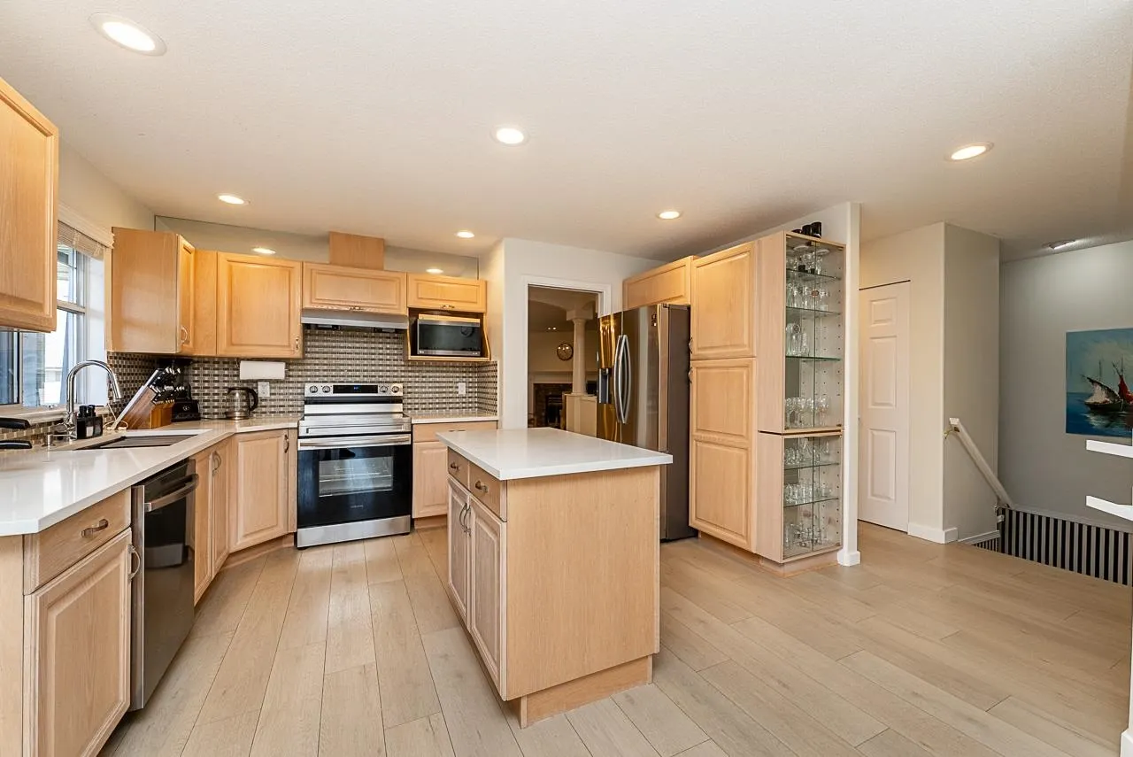20391 96 Avenue #196