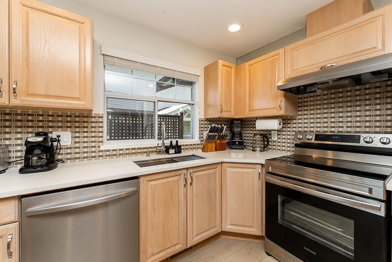 20391 96 Avenue #196