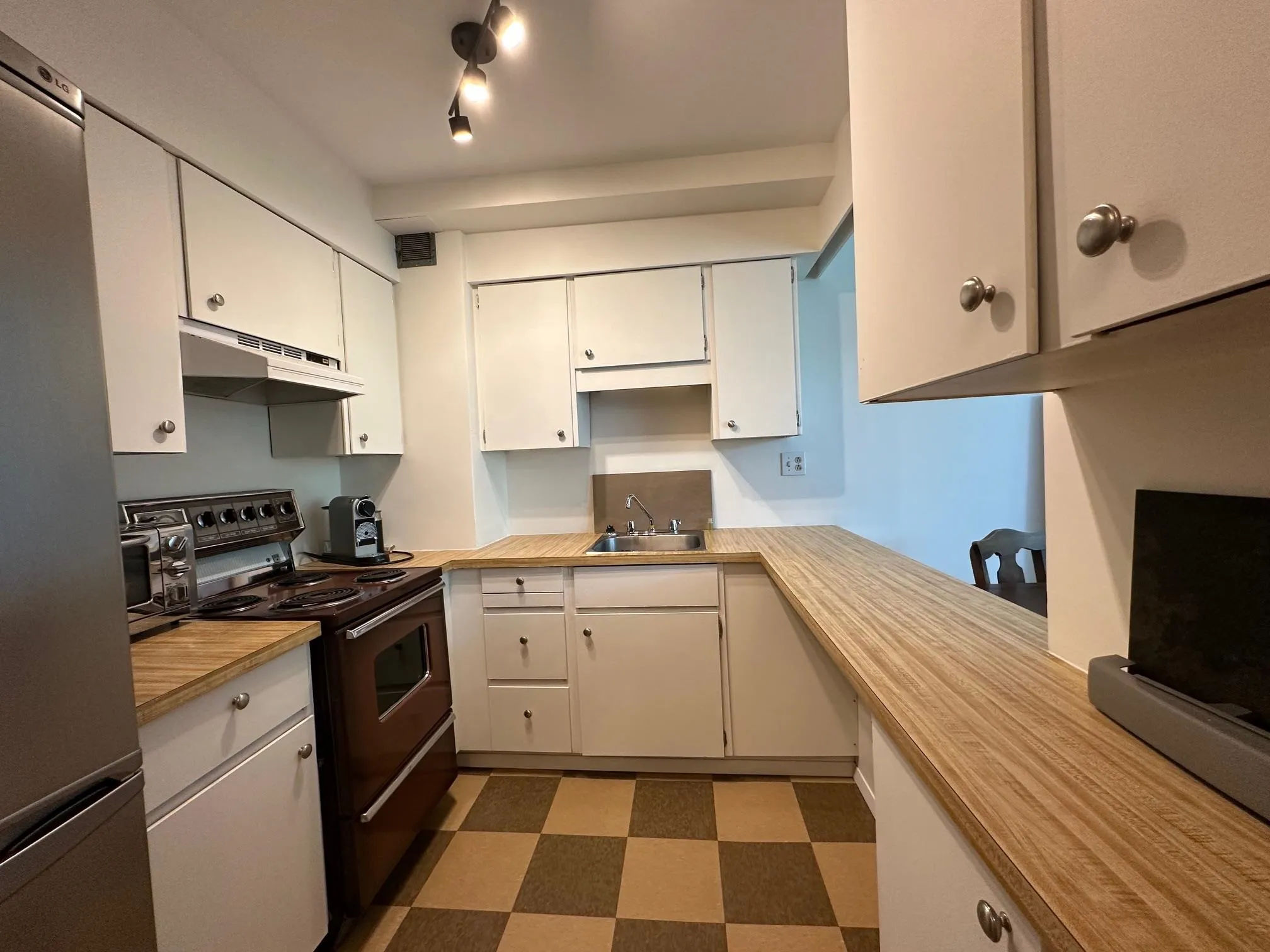 1445 Marpole Avenue #715