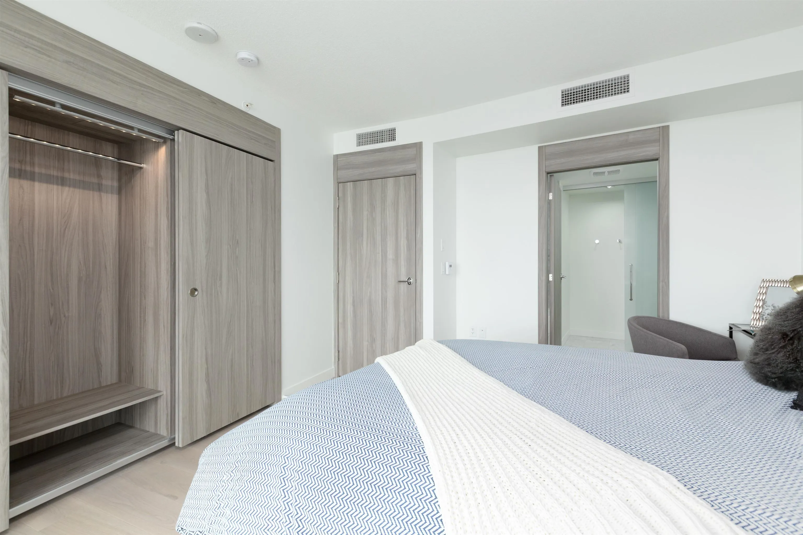 89 Nelson Street #2817