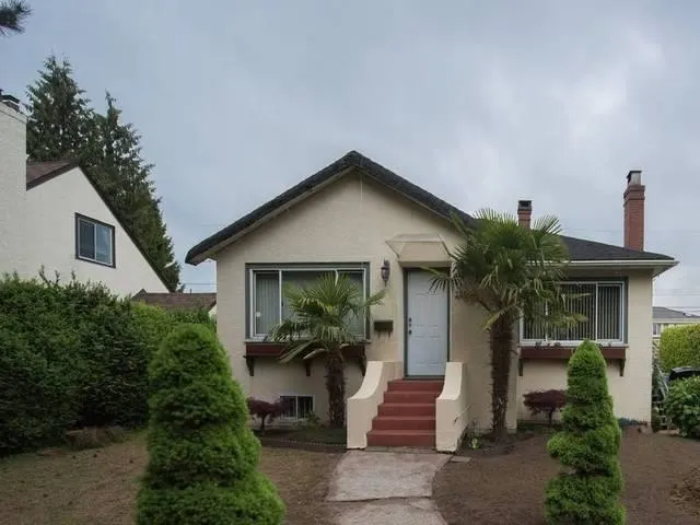 395 W 49th Avenue