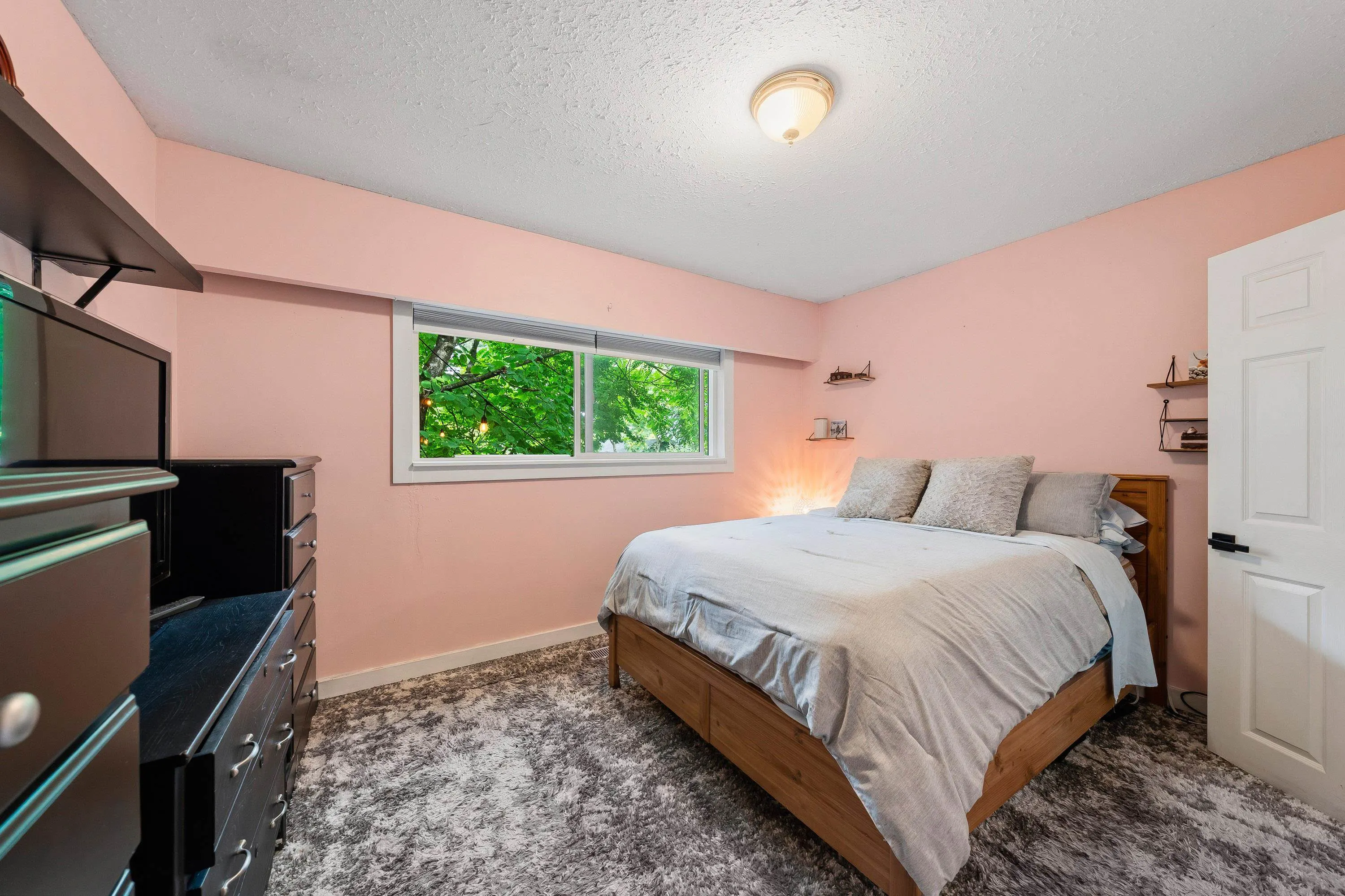 14073 Antrim Road