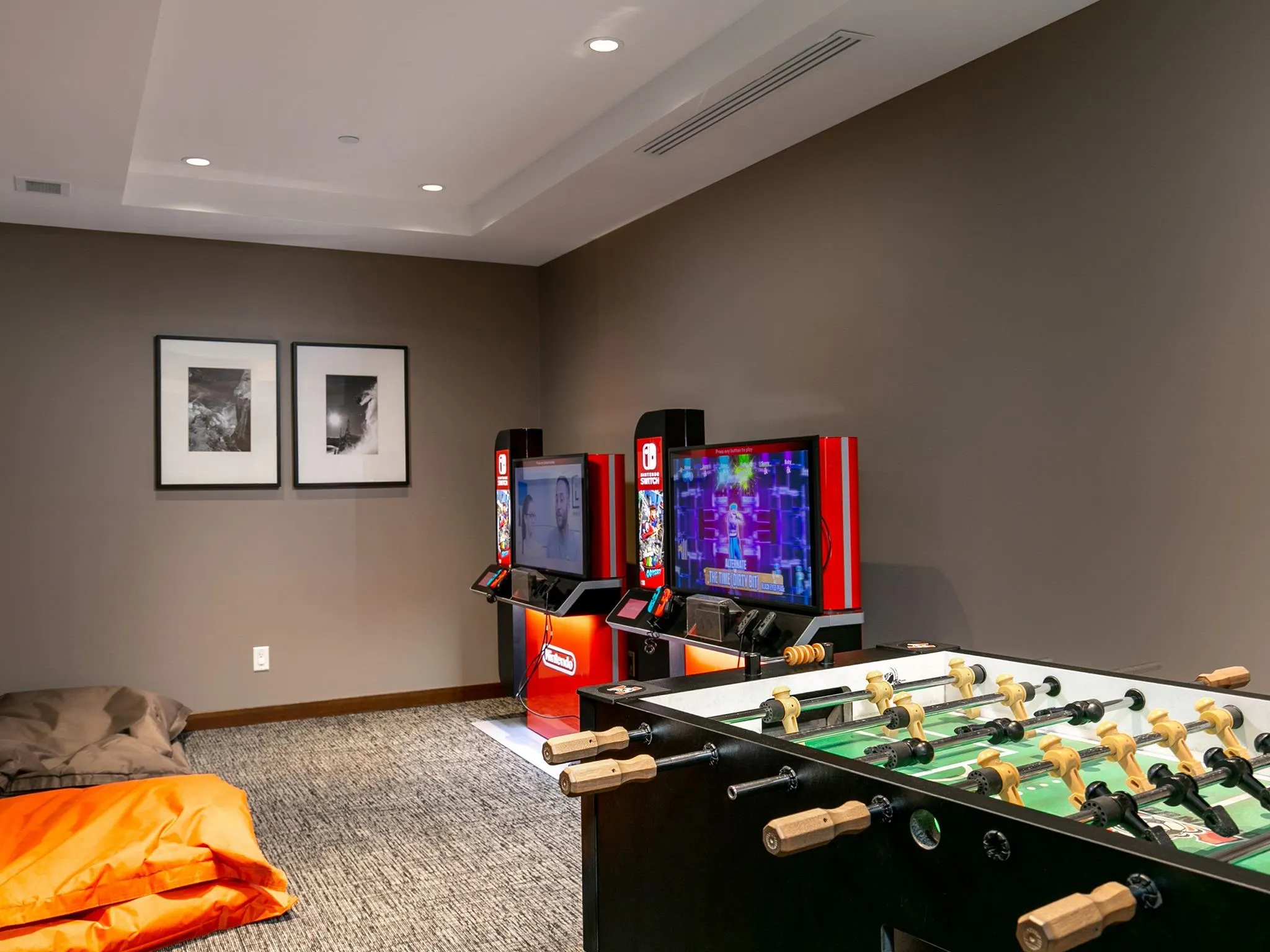 2020 London Lane #206D