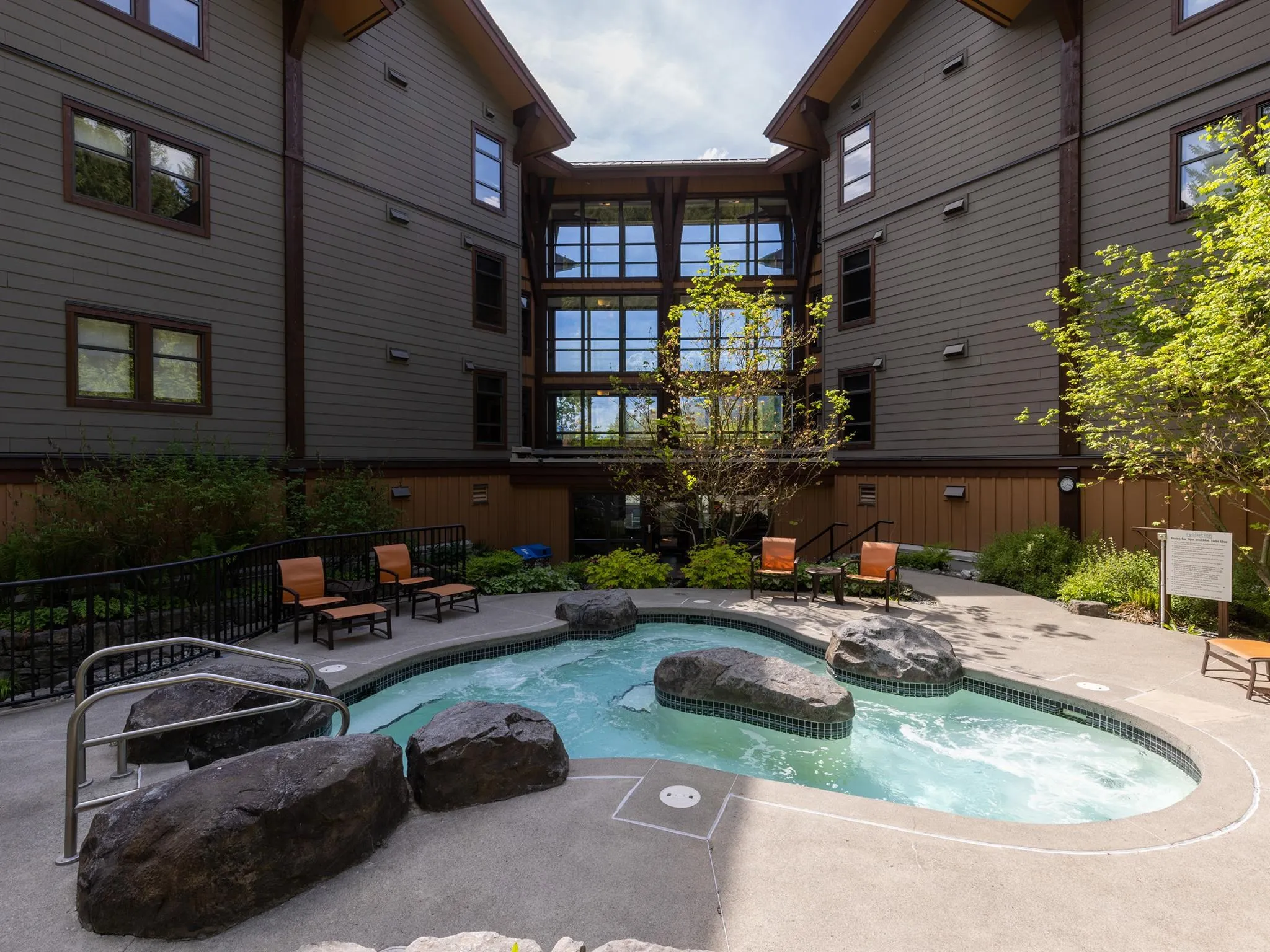2020 London Lane #206D