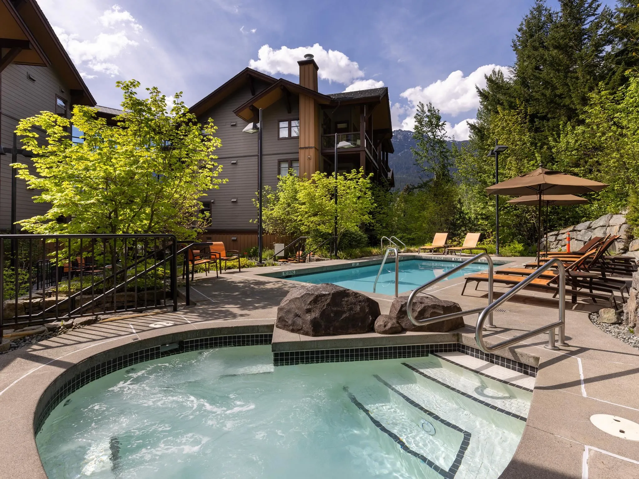 2020 London Lane #206D