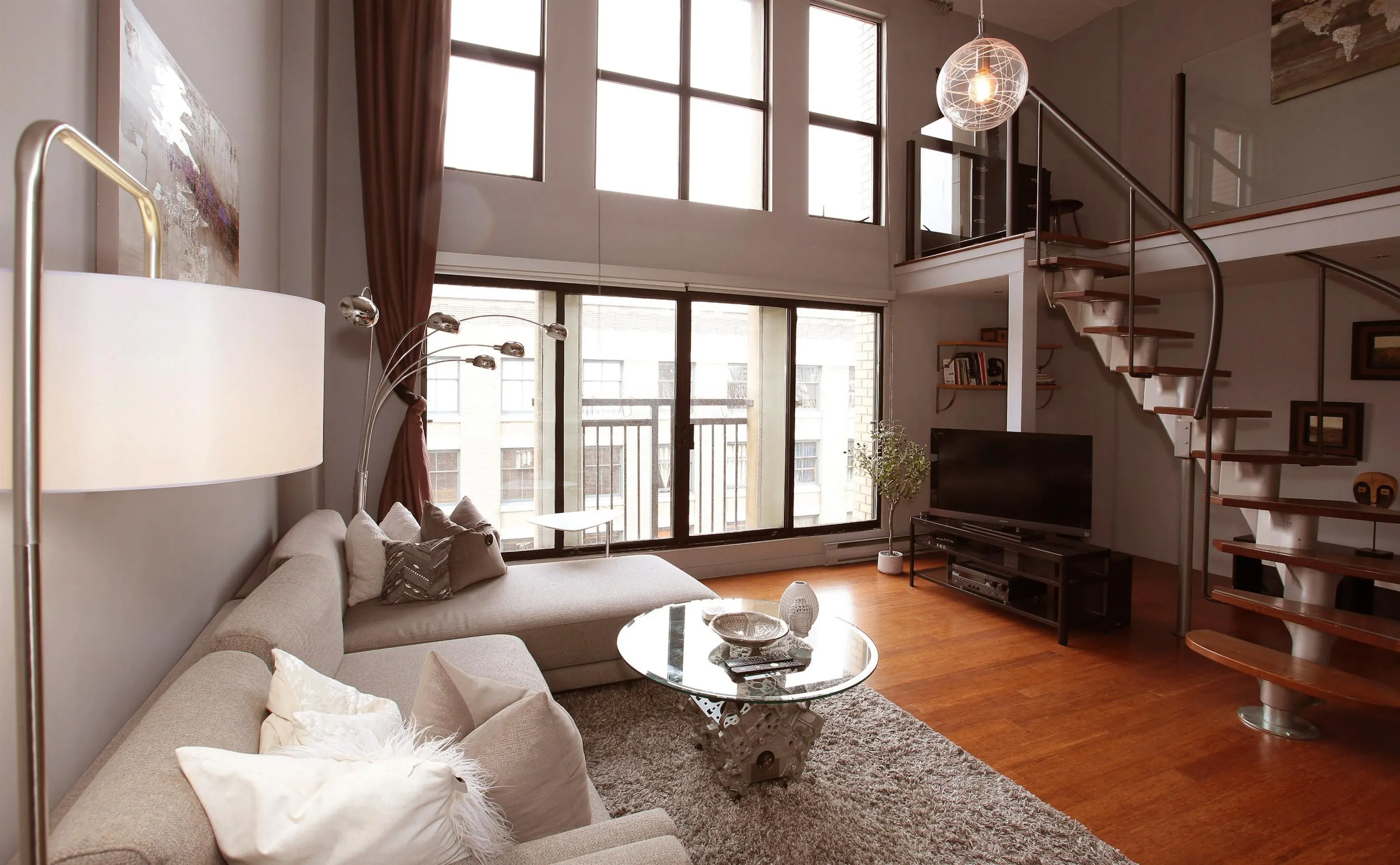 22 E Cordova Street #511