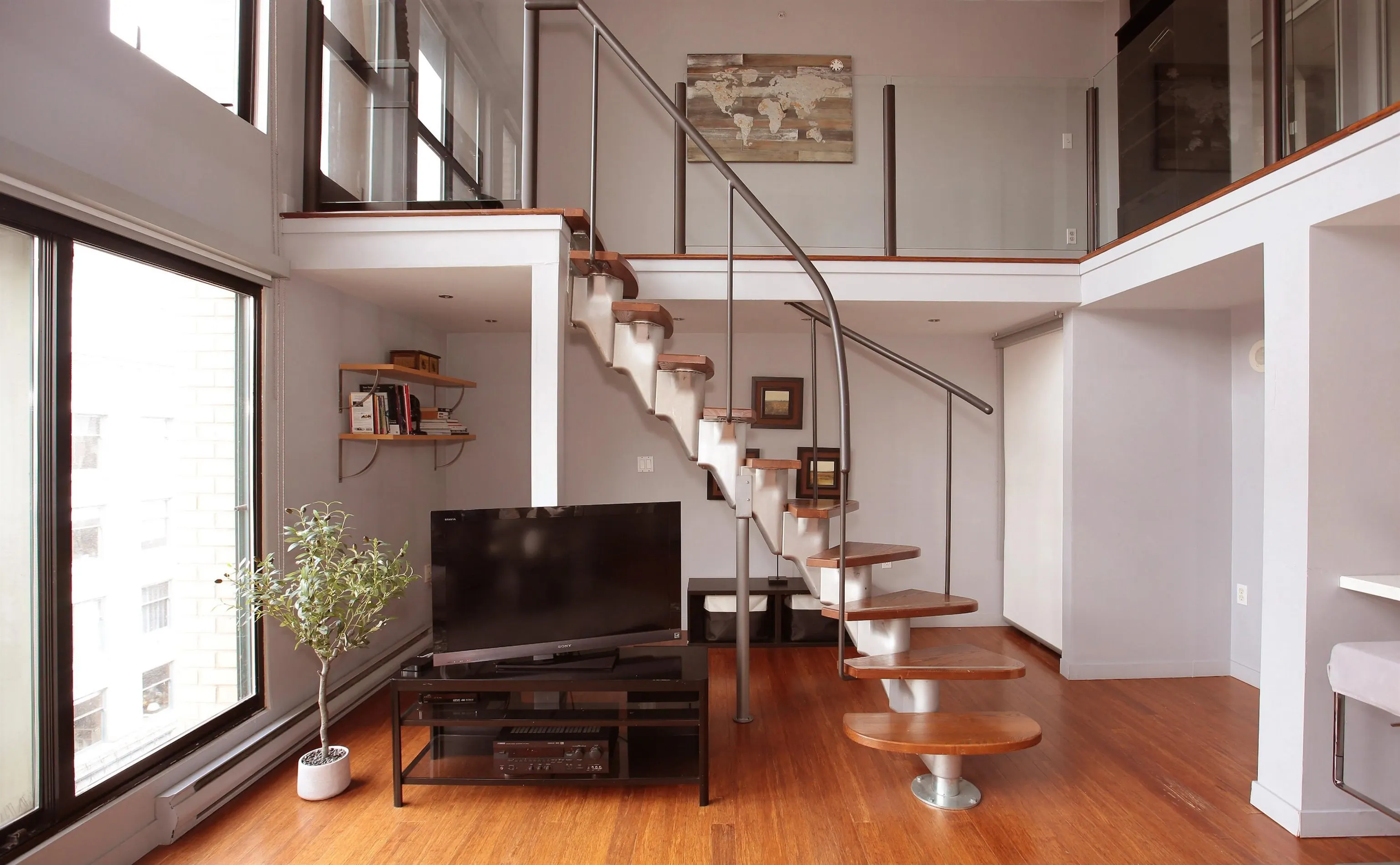 22 E Cordova Street #511