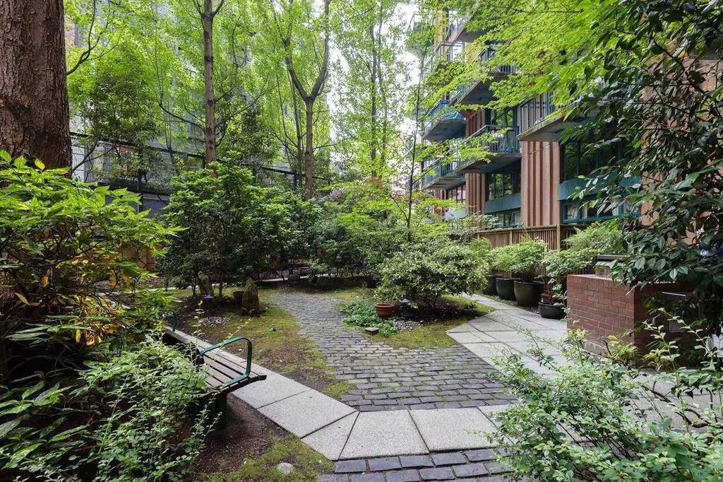 22 E Cordova Street #511