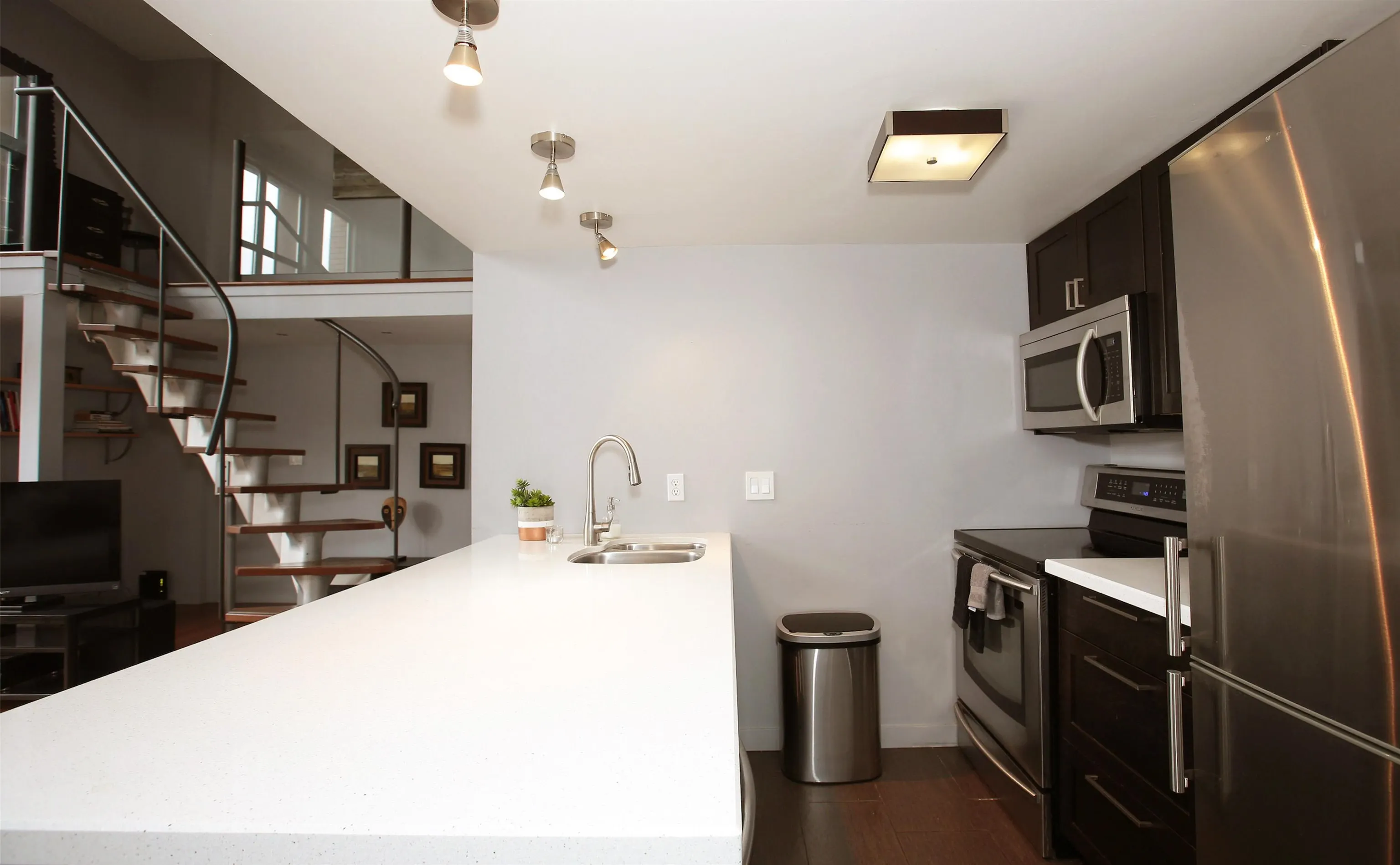 22 E Cordova Street #511