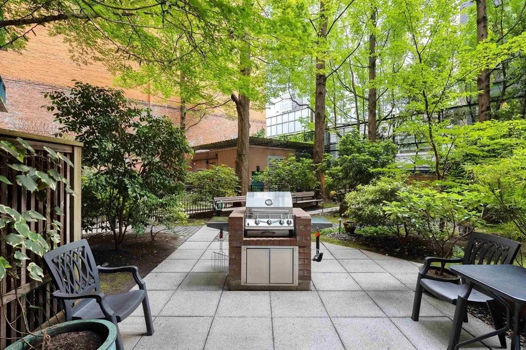 22 E Cordova Street #511