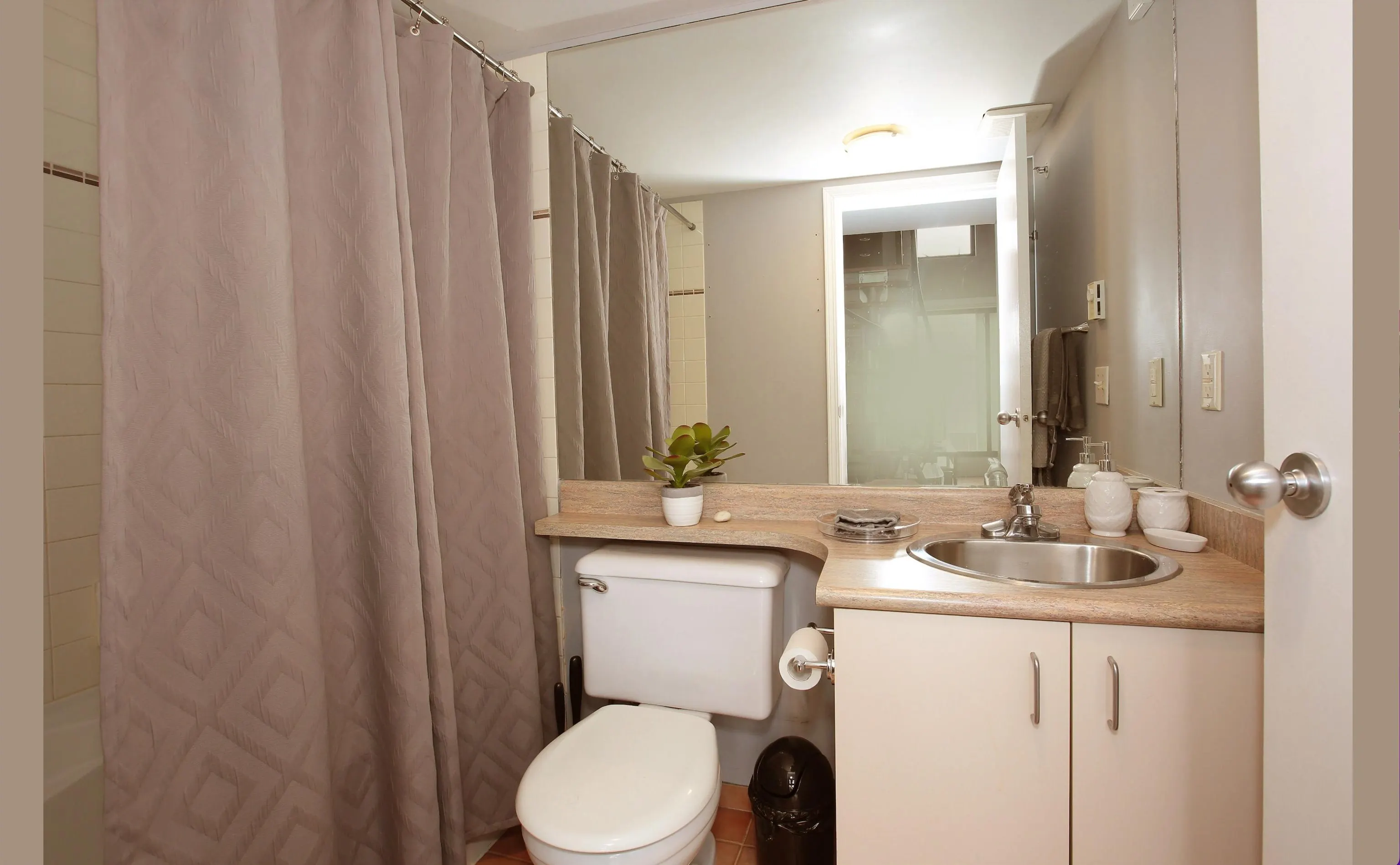 22 E Cordova Street #511