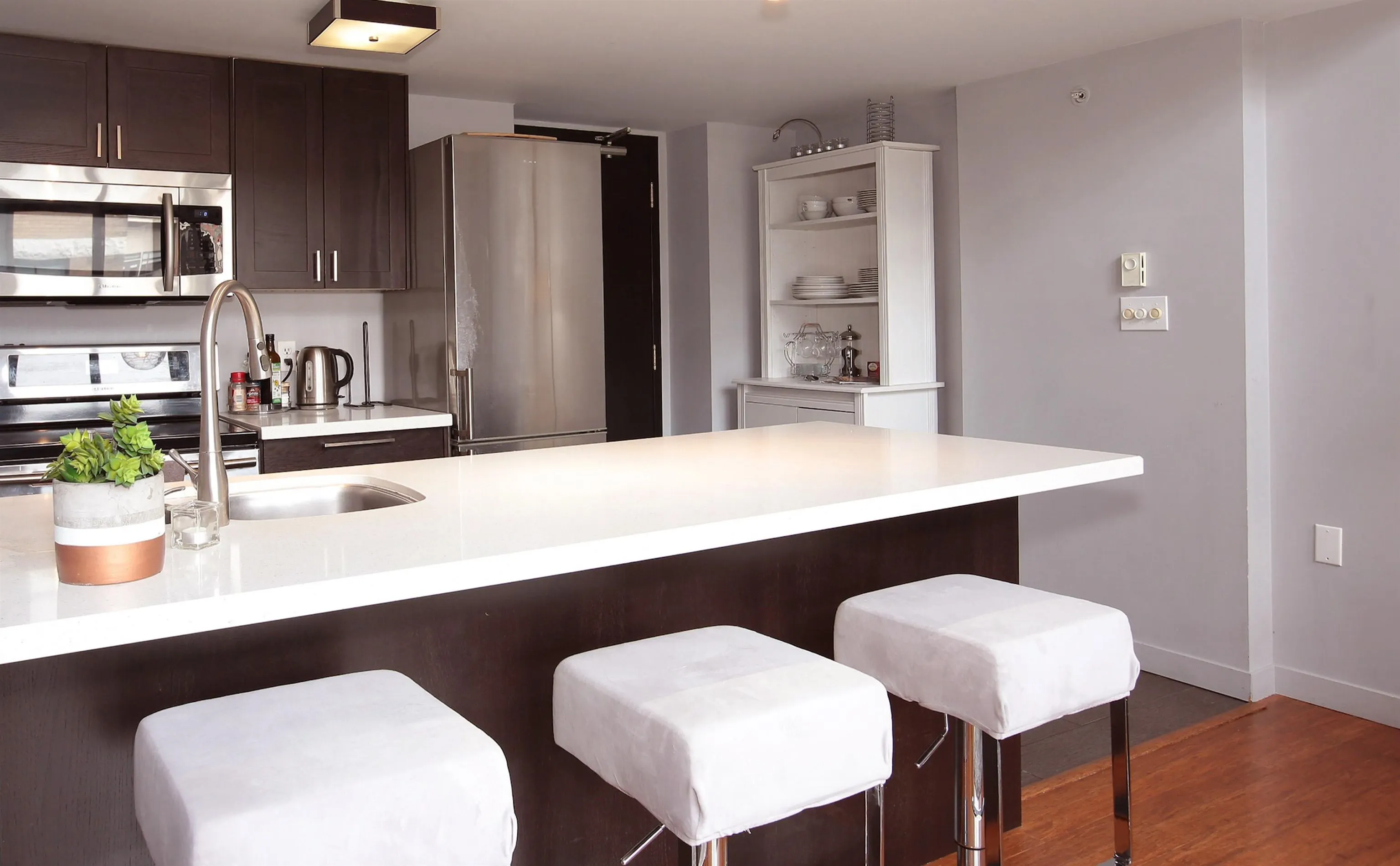 22 E Cordova Street #511