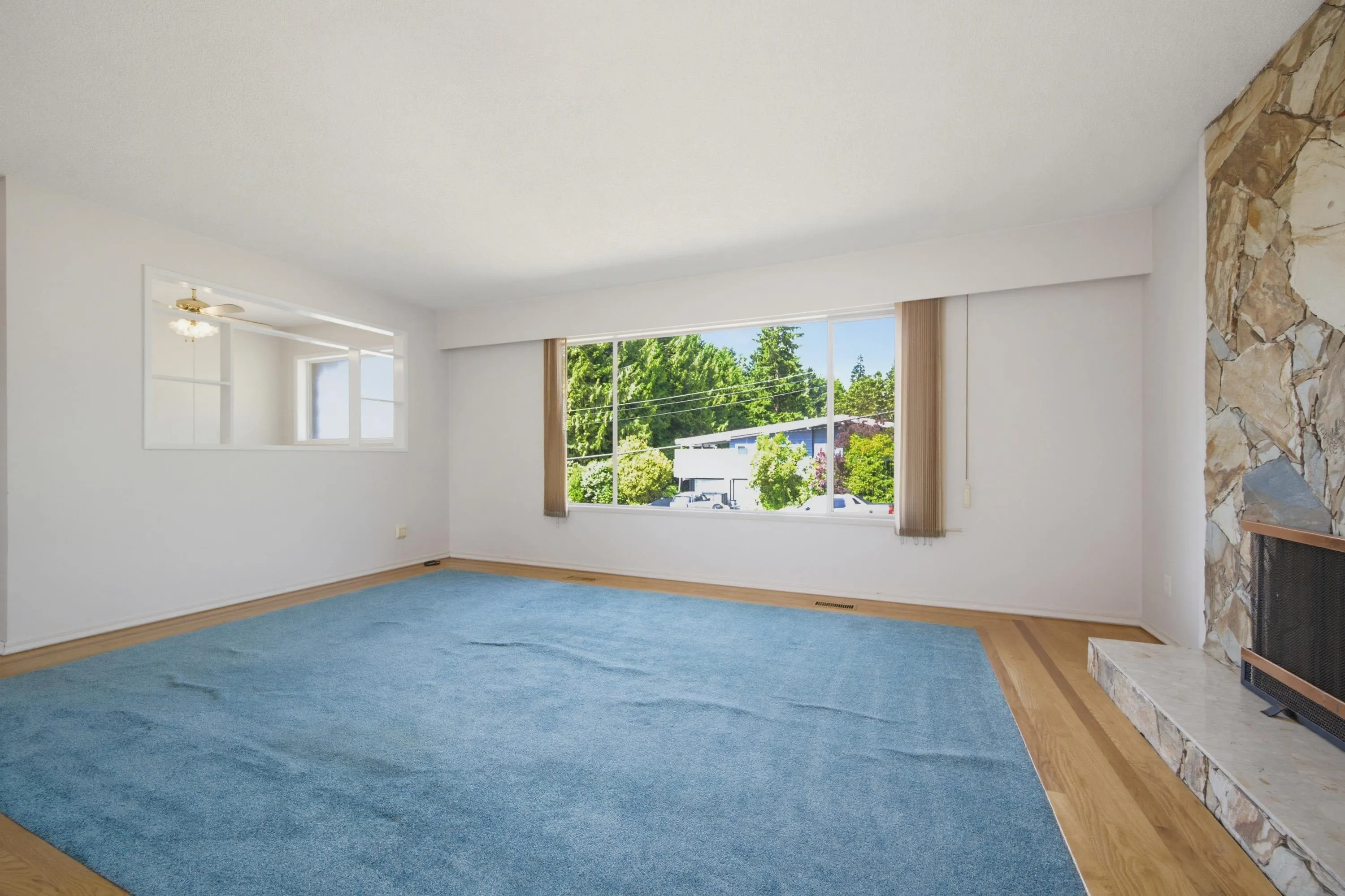 32659 Willingdon Crescent