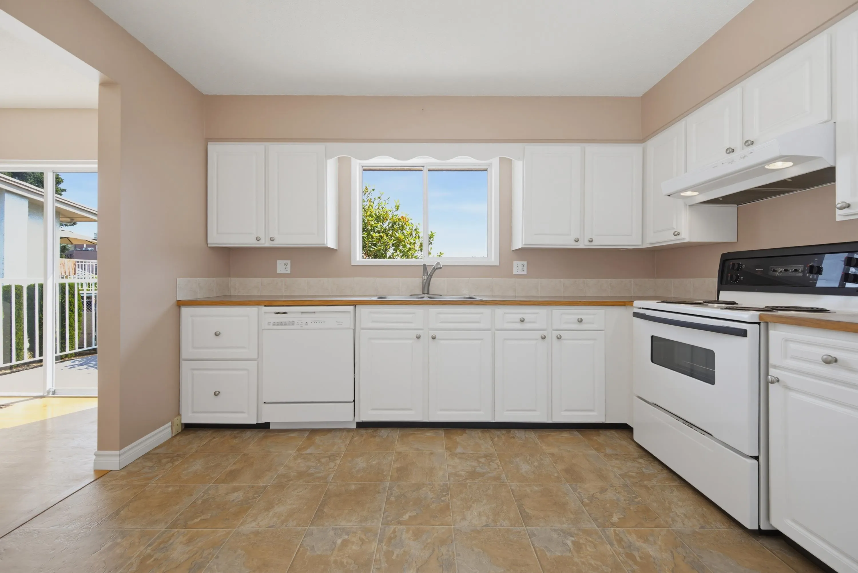32659 Willingdon Crescent