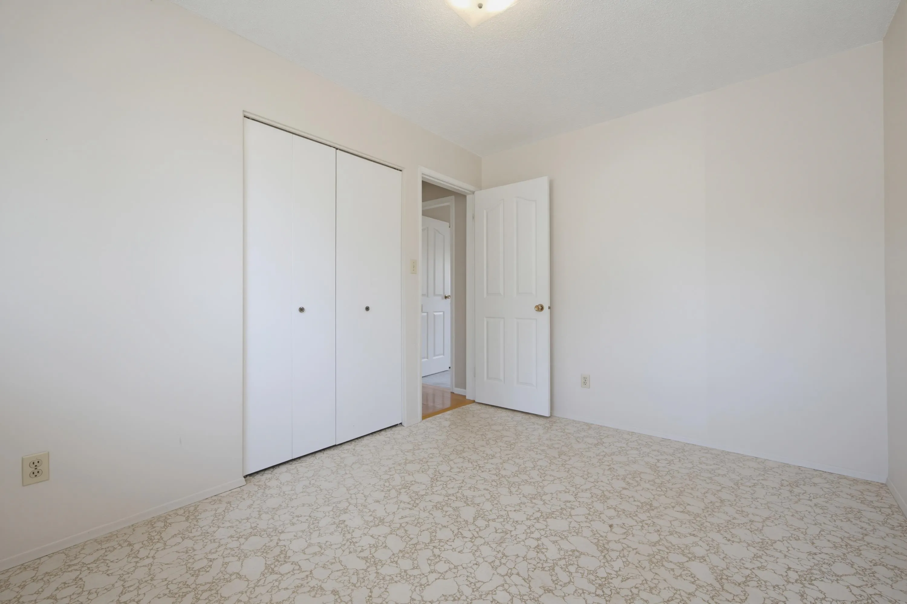 32659 Willingdon Crescent