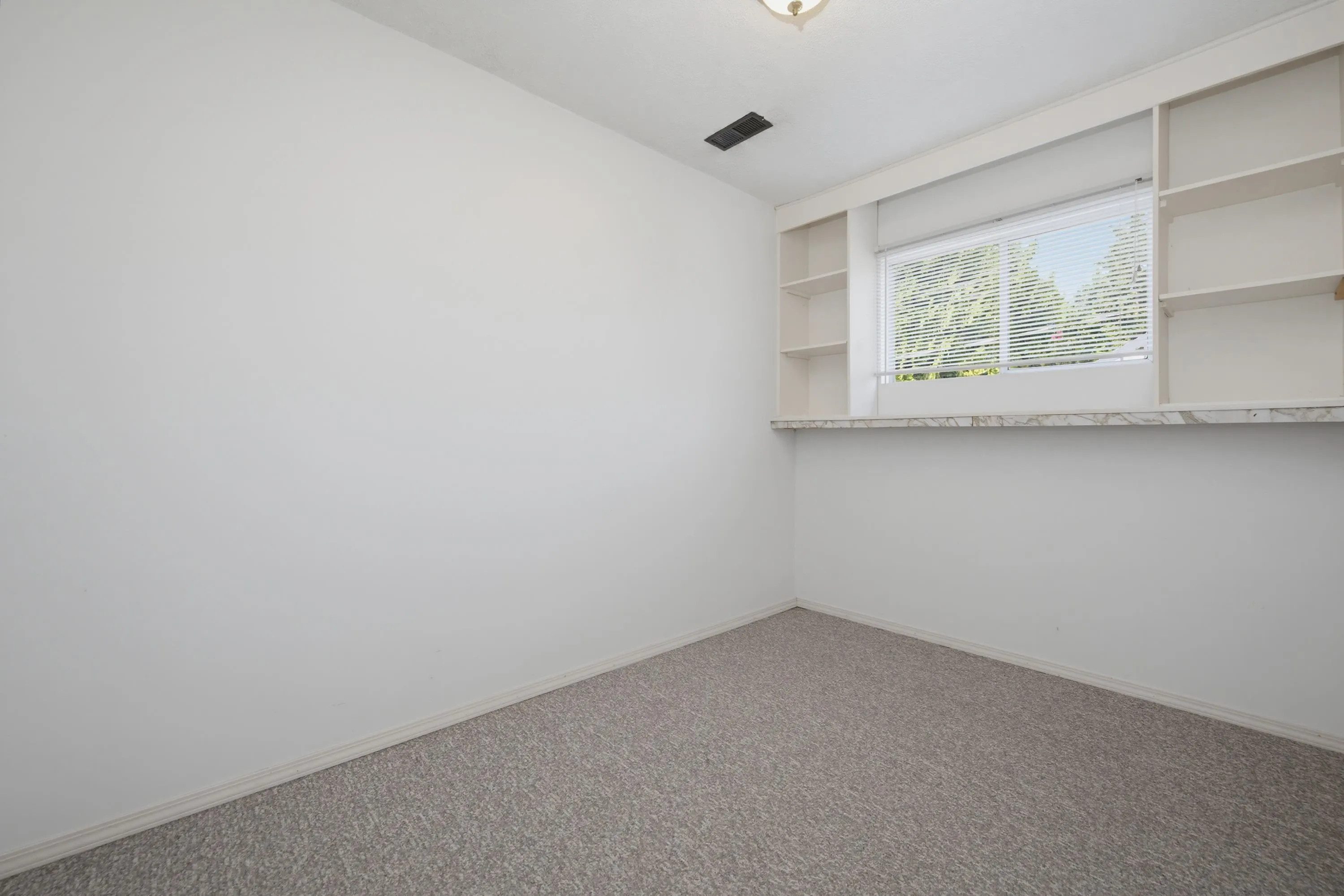 32659 Willingdon Crescent