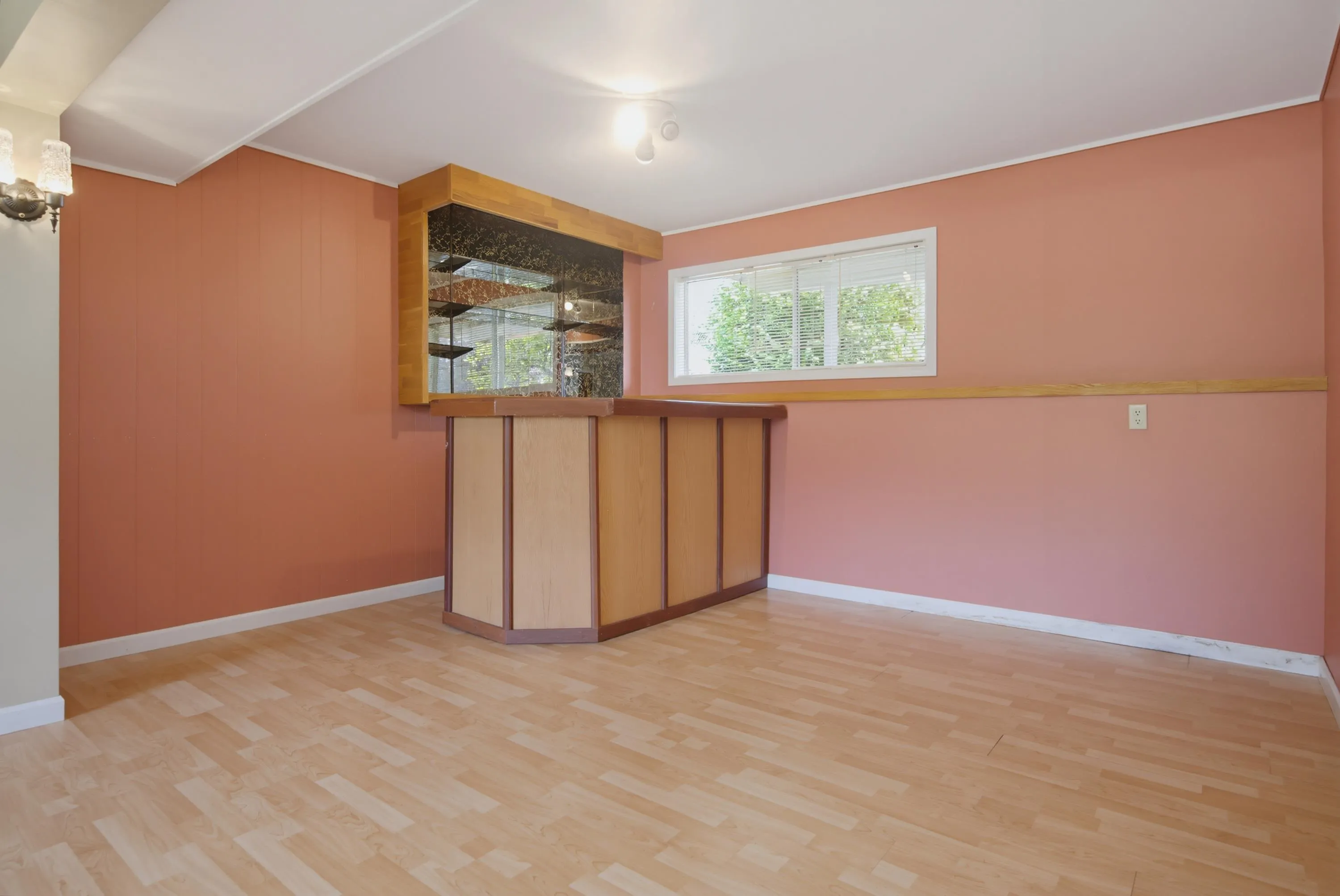 32659 Willingdon Crescent
