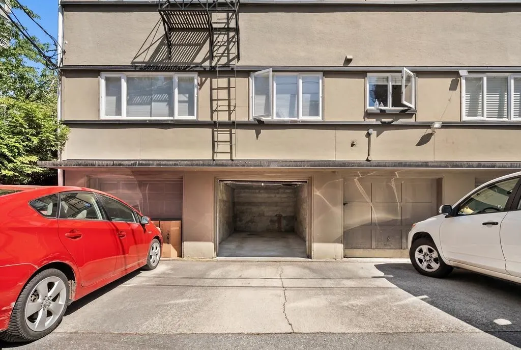 2296 W 39th Avenue #8