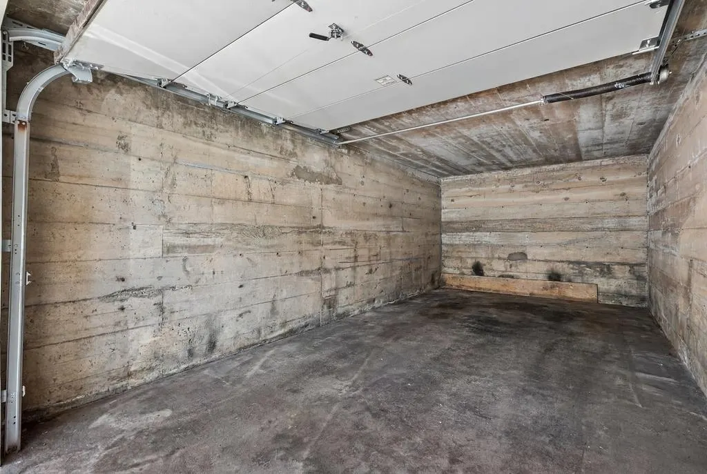 2296 W 39th Avenue #8