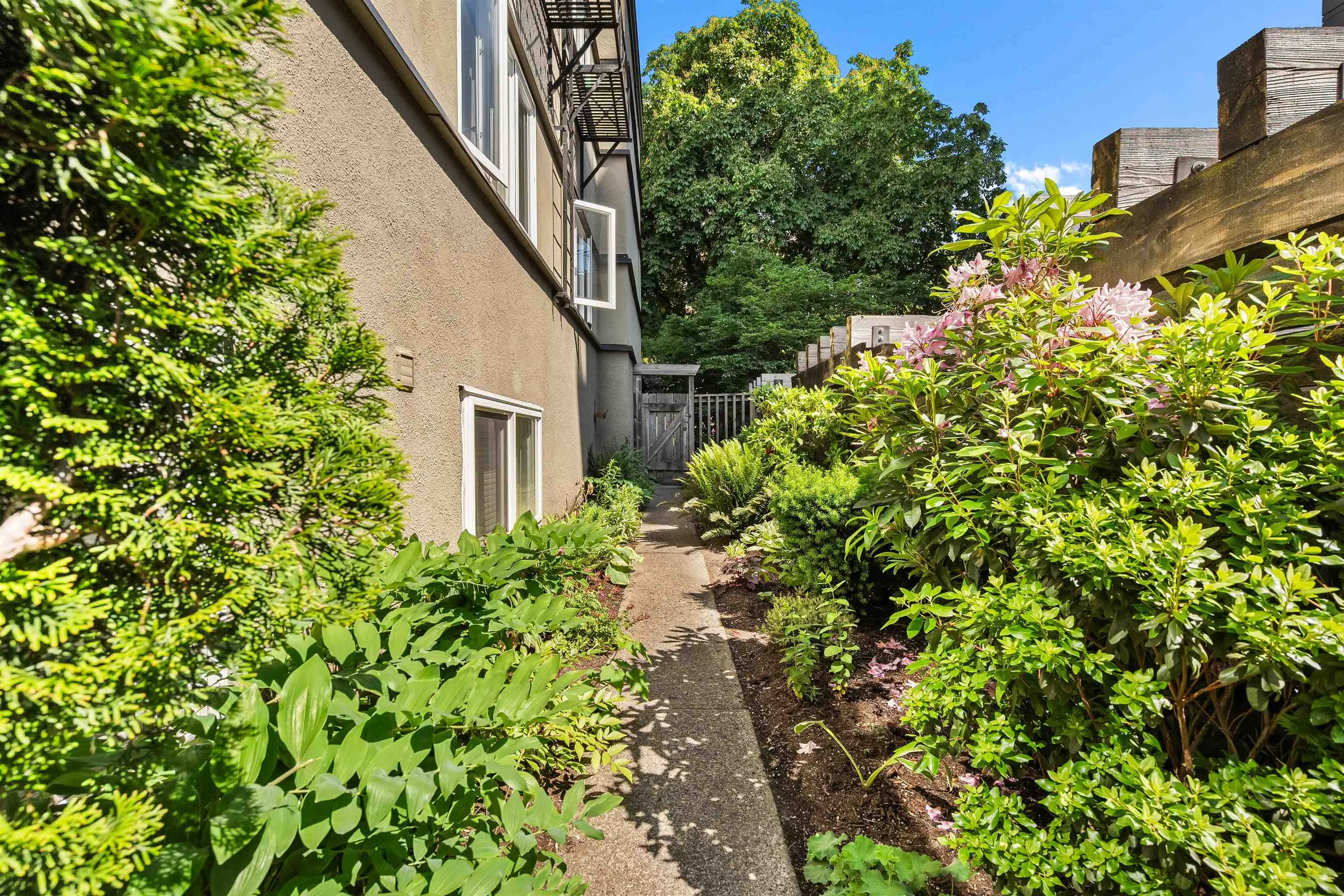 2296 W 39th Avenue #8