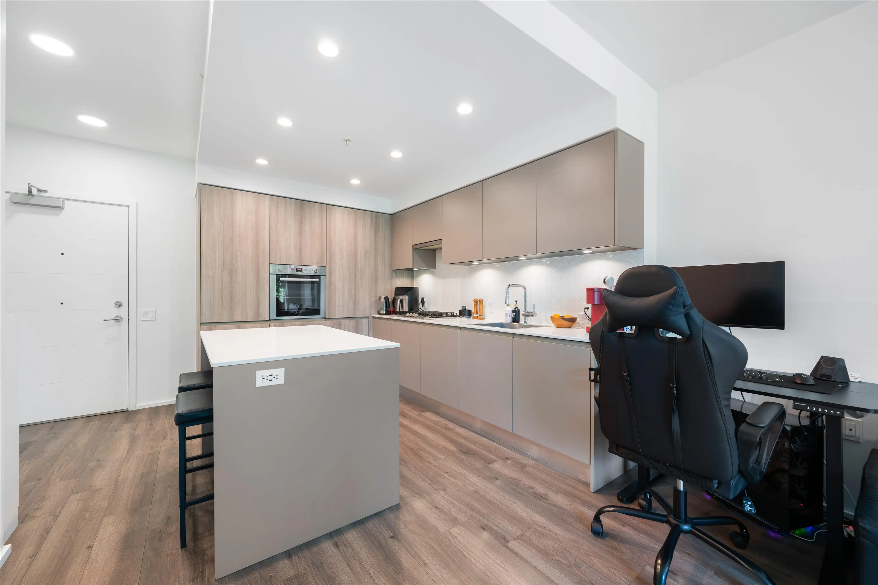 3809 Evergreen Place #202