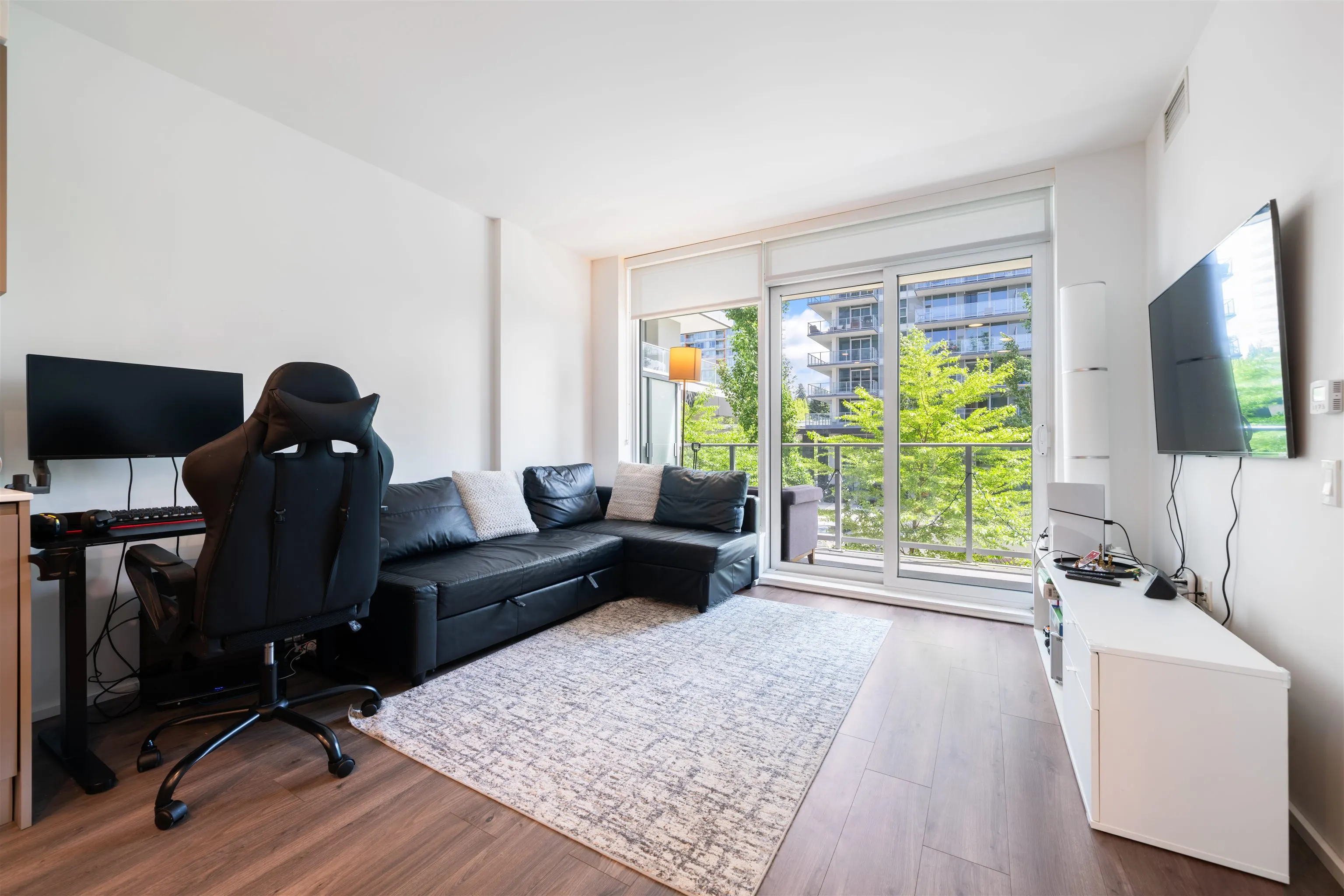 3809 Evergreen Place #202