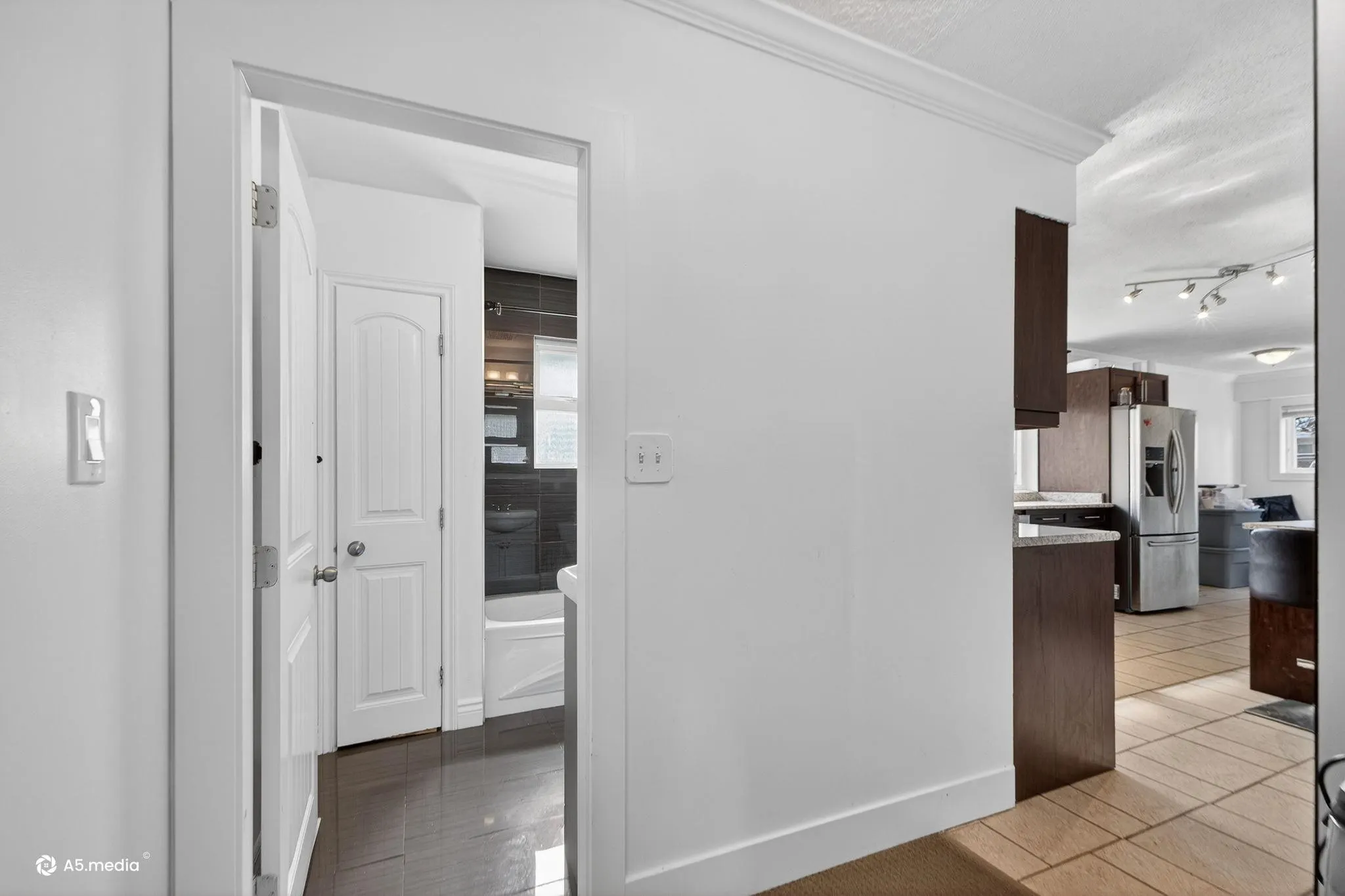 14032 Grosvenor Road