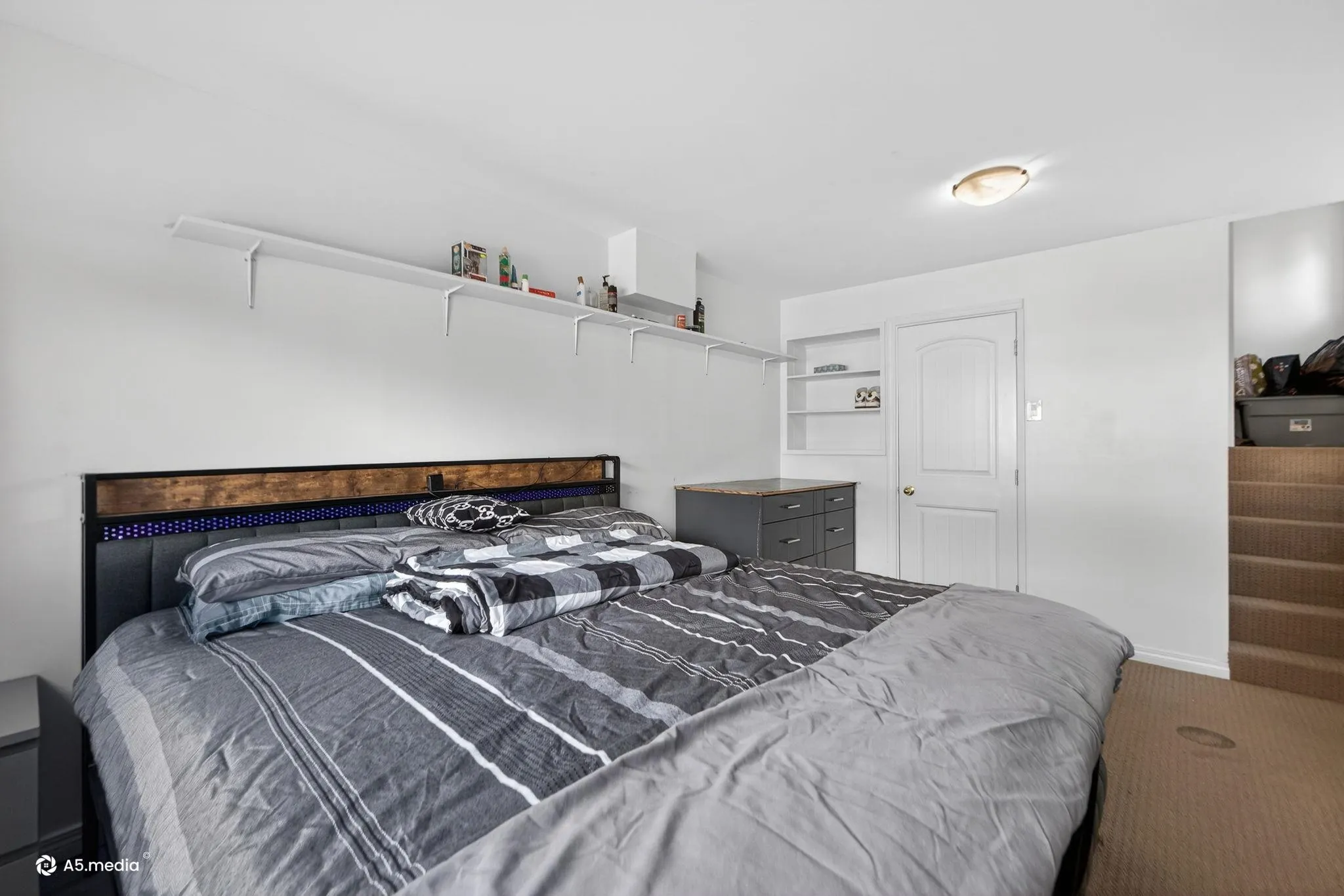 14032 Grosvenor Road