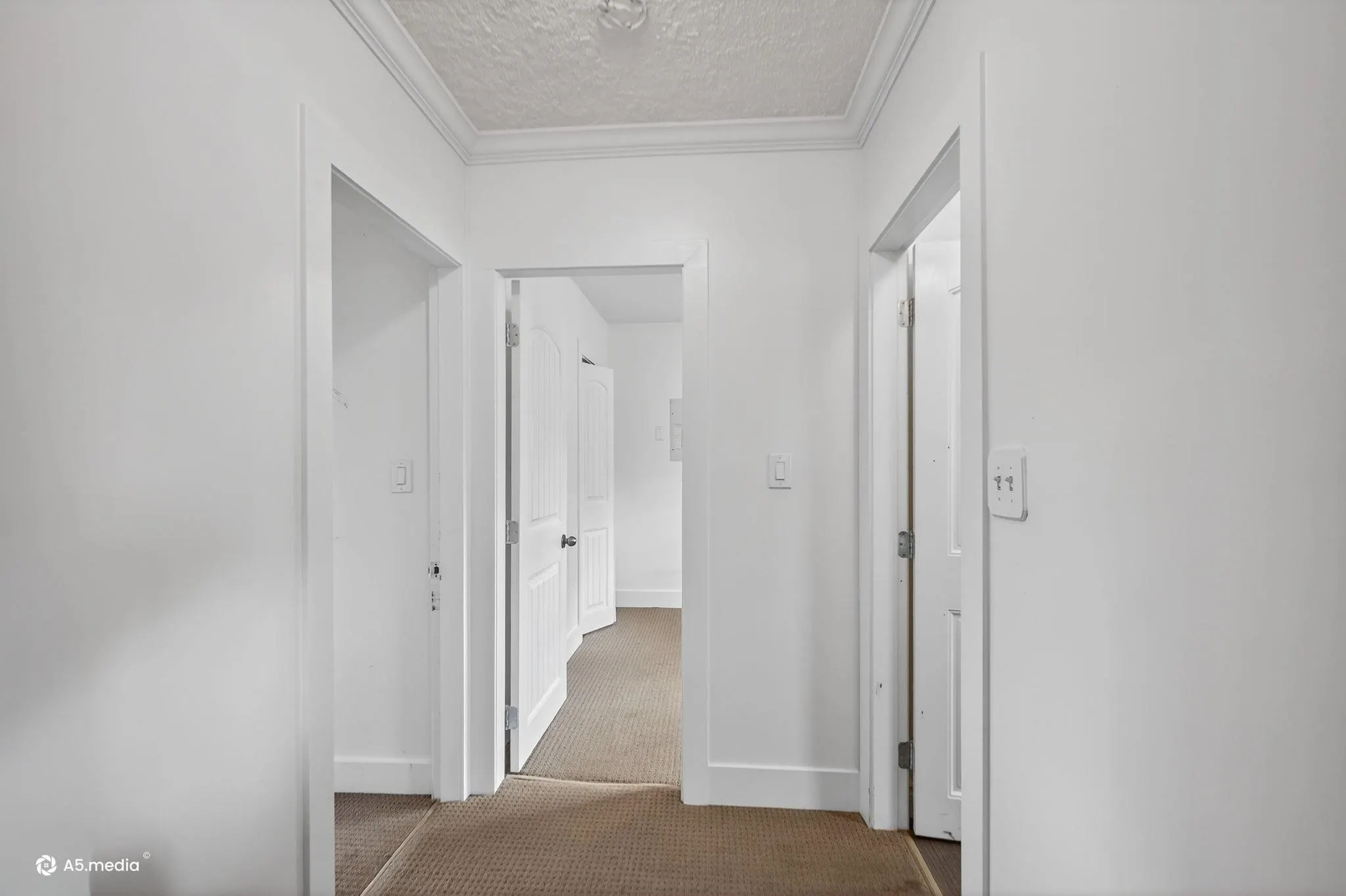 14032 Grosvenor Road