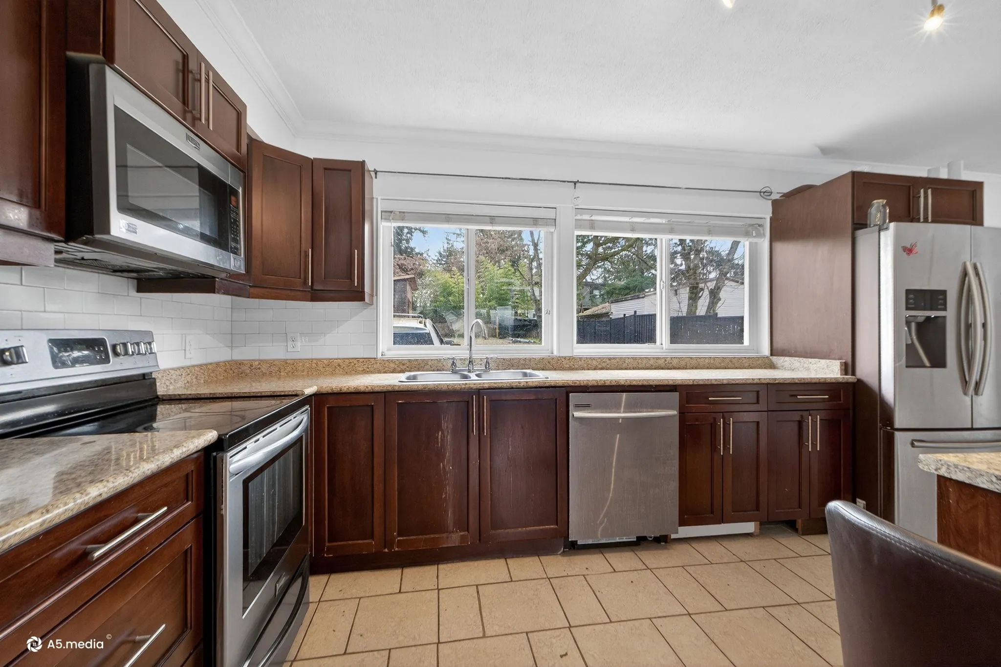 14032 Grosvenor Road