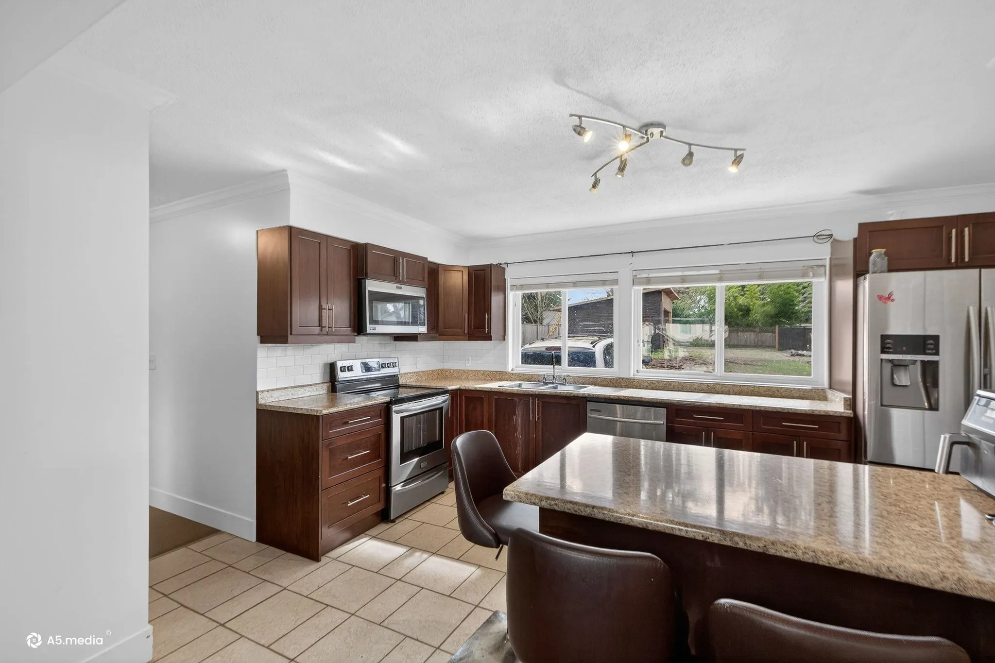 14032 Grosvenor Road