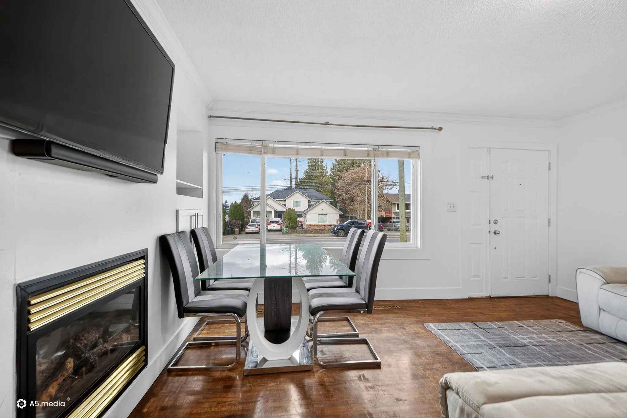 14032 Grosvenor Road