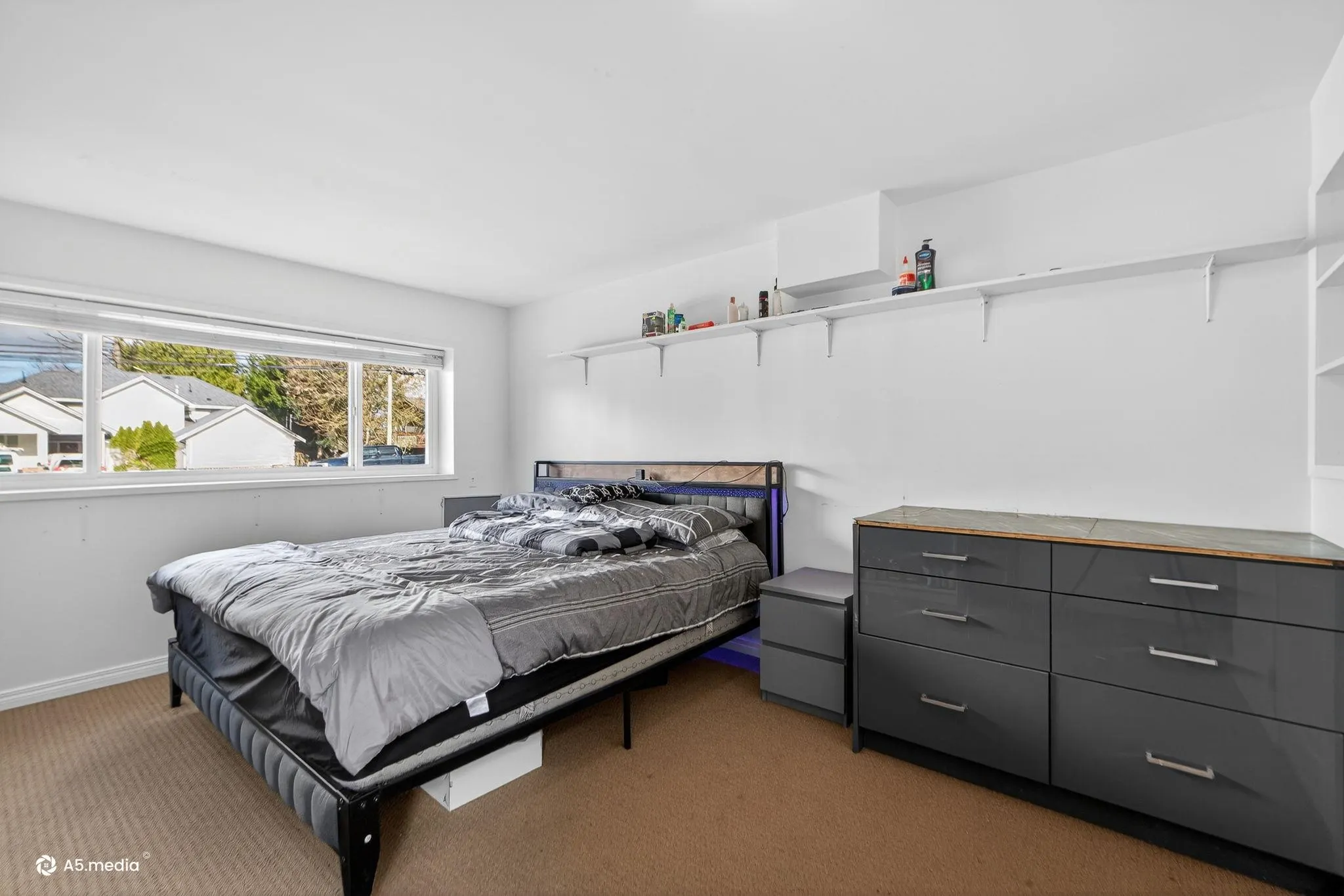 14032 Grosvenor Road