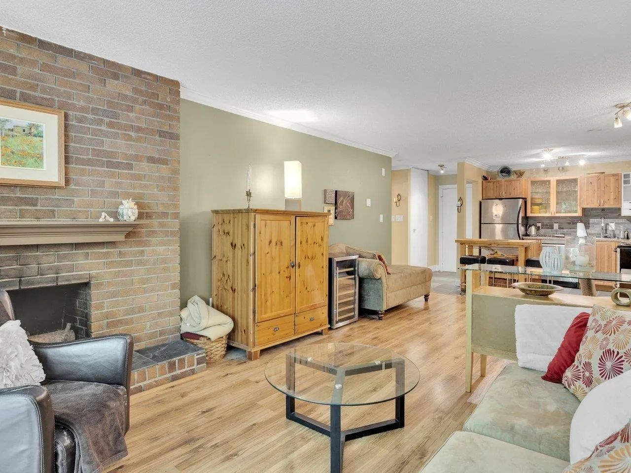 1234 Pendrell Street #303