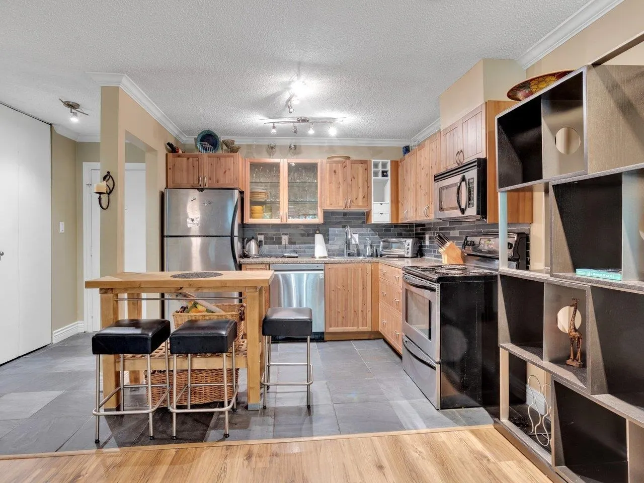1234 Pendrell Street #303