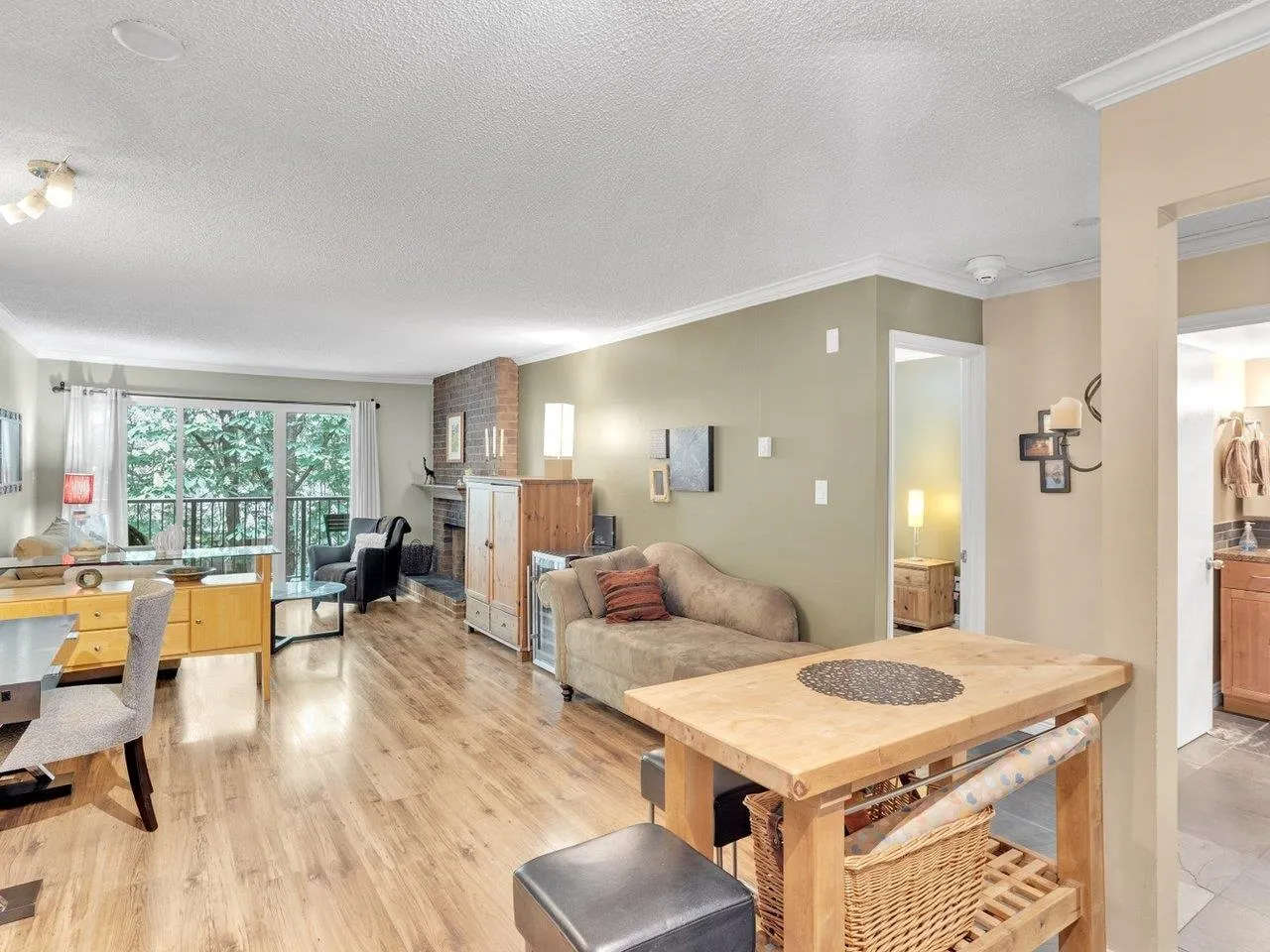 1234 Pendrell Street #303