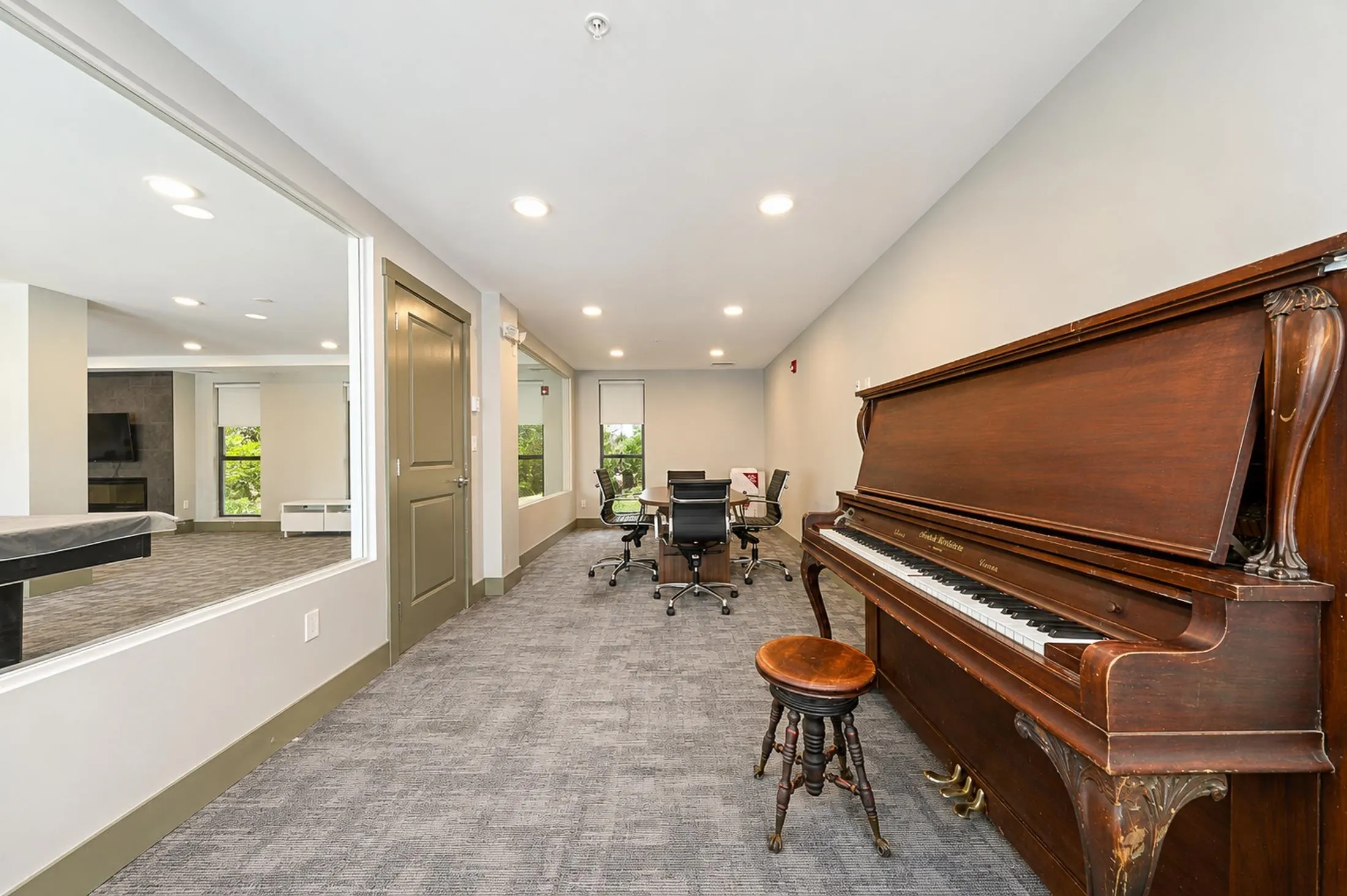 22136 49 Avenue #412