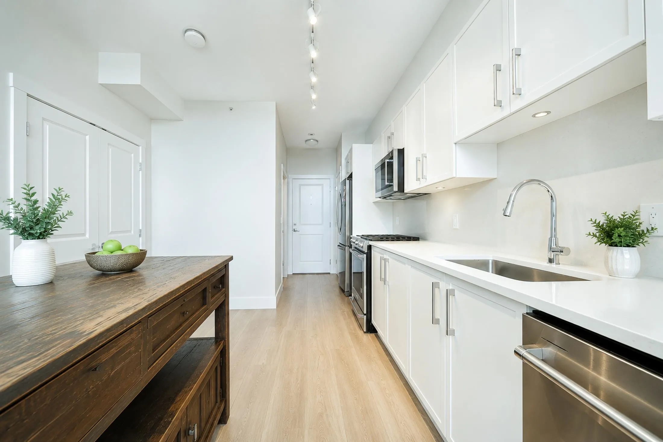 22136 49 Avenue #412
