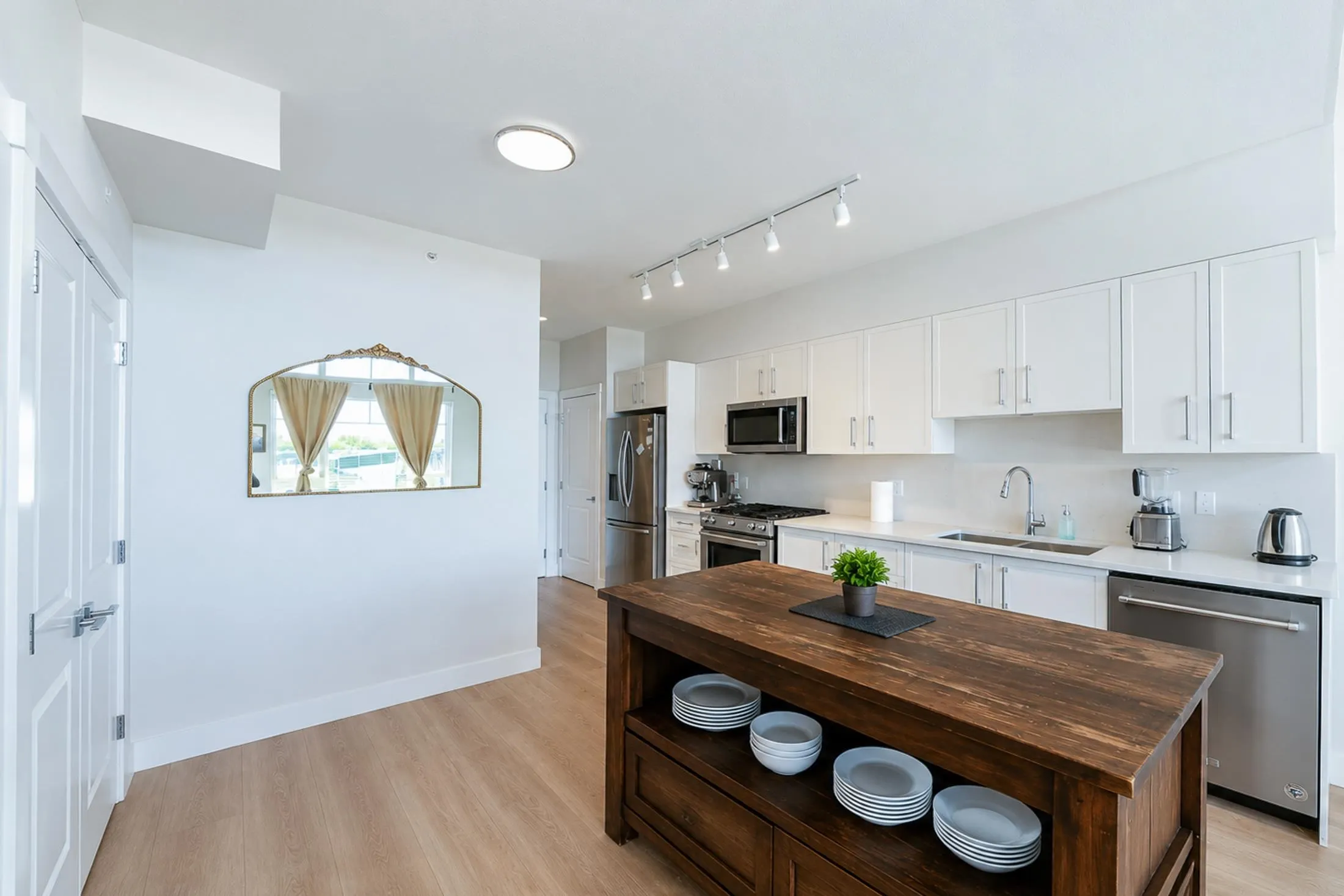 22136 49 Avenue #412