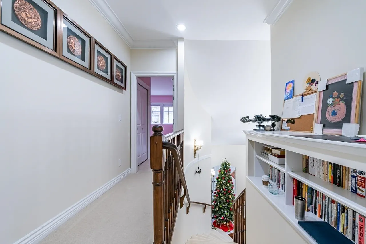 6386 Larkin Drive
