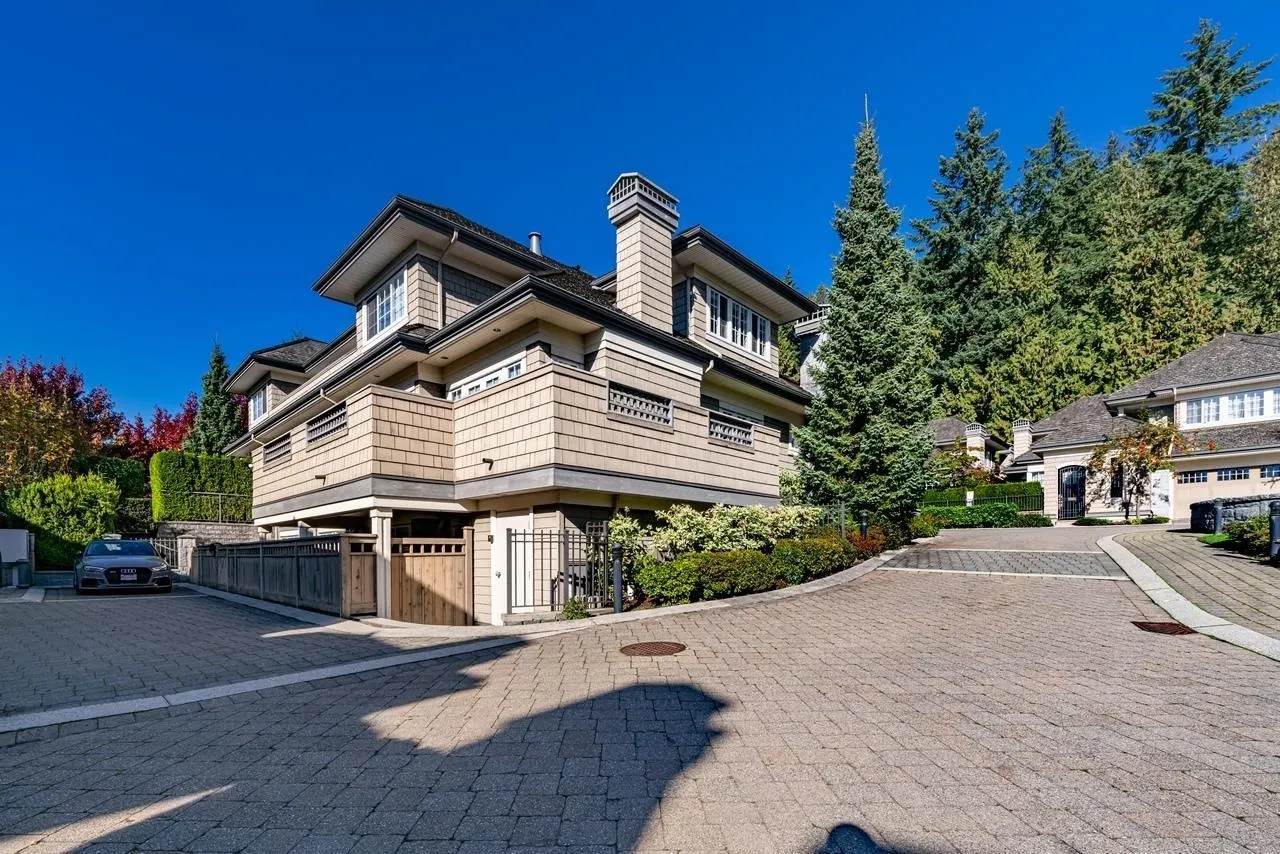 6386 Larkin Drive