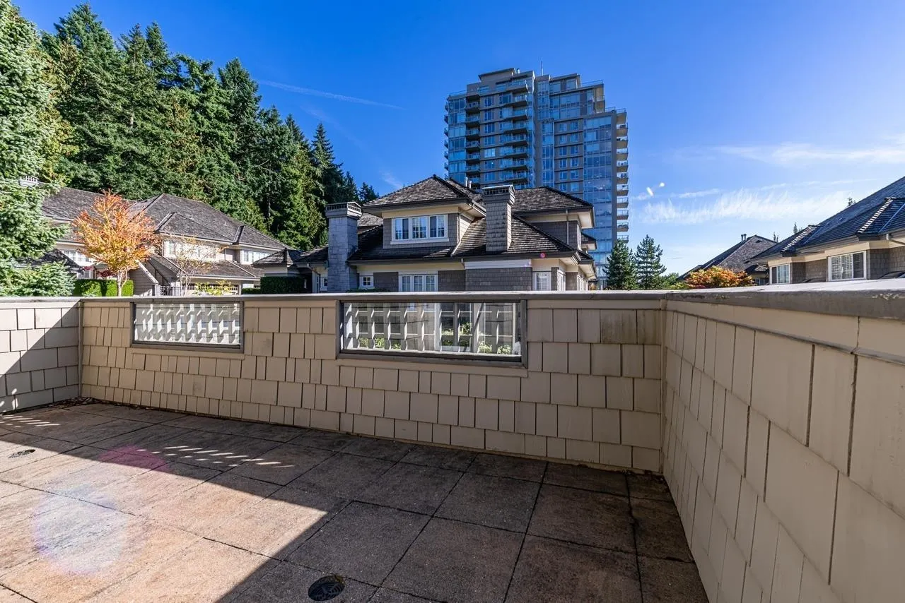 6386 Larkin Drive