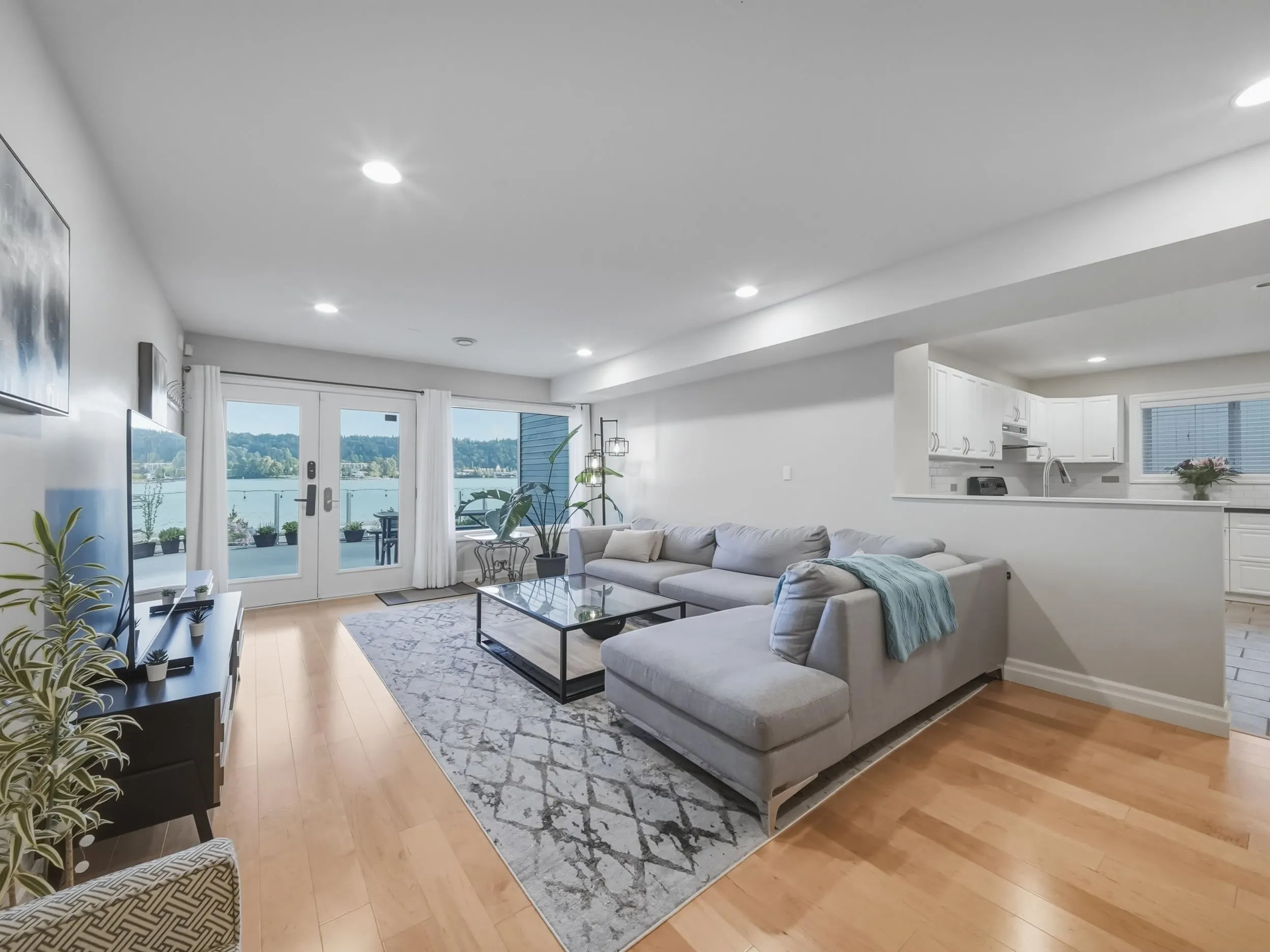 648 Alderside Road