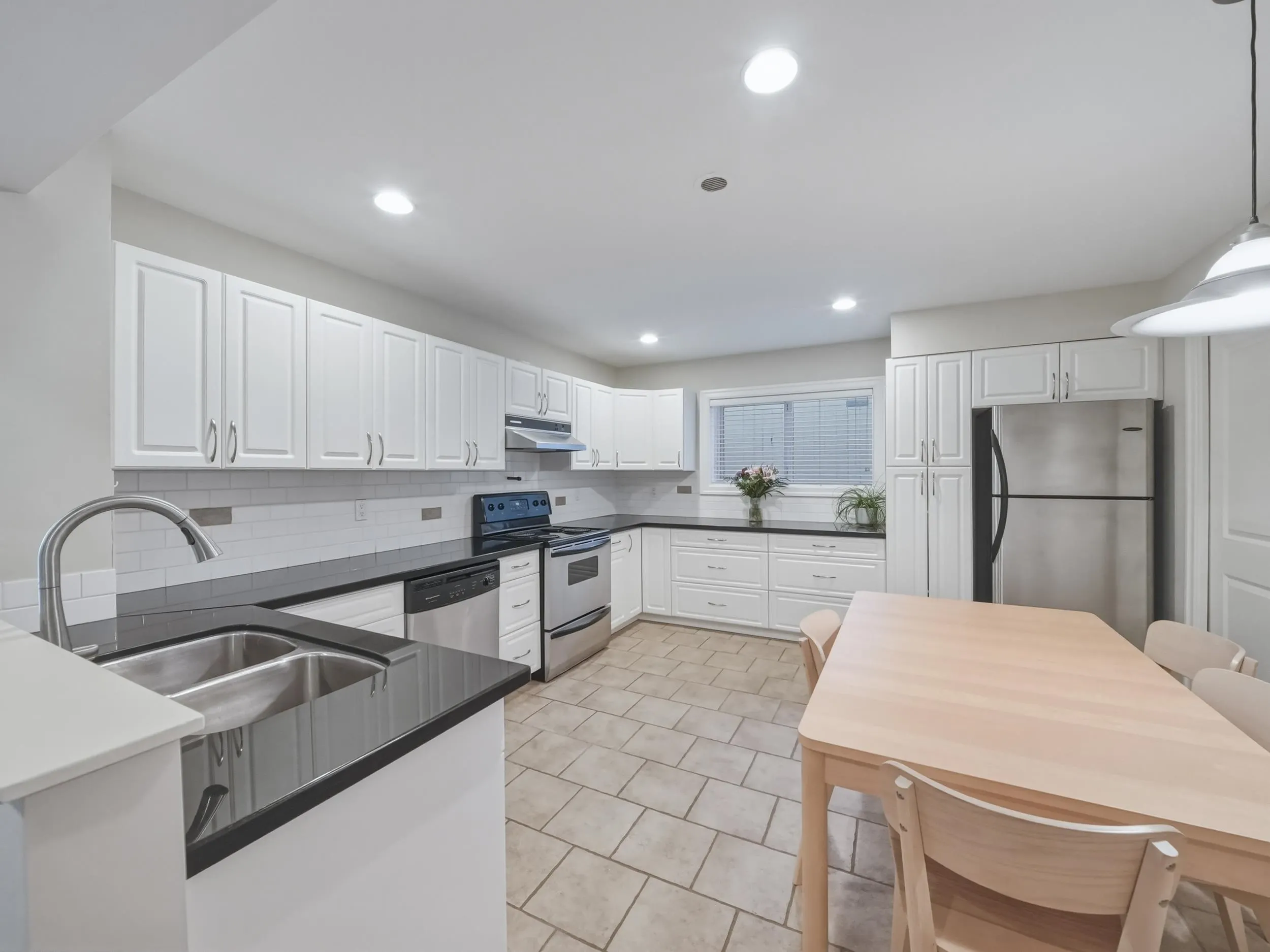 648 Alderside Road