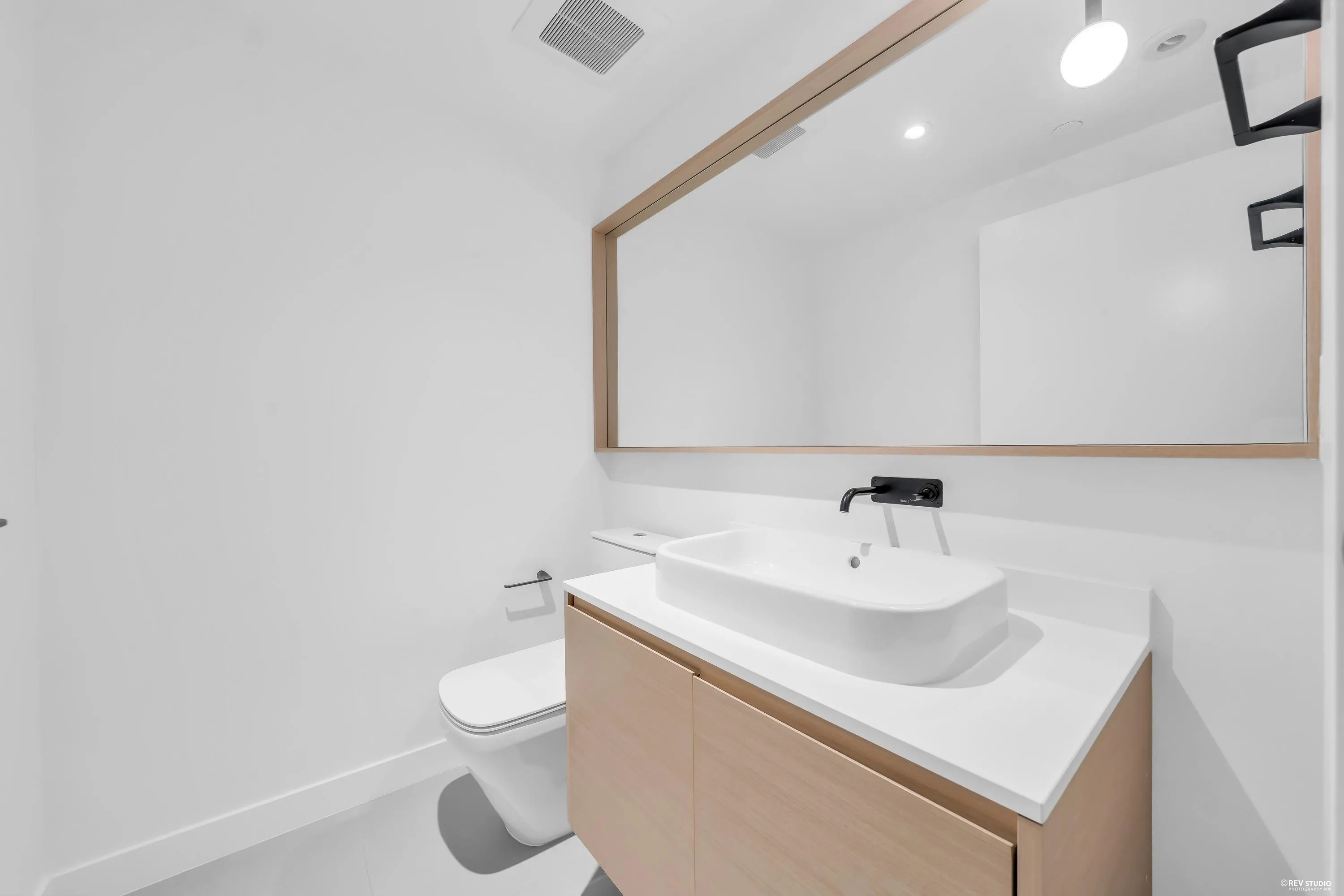 526 W 28th Avenue #23