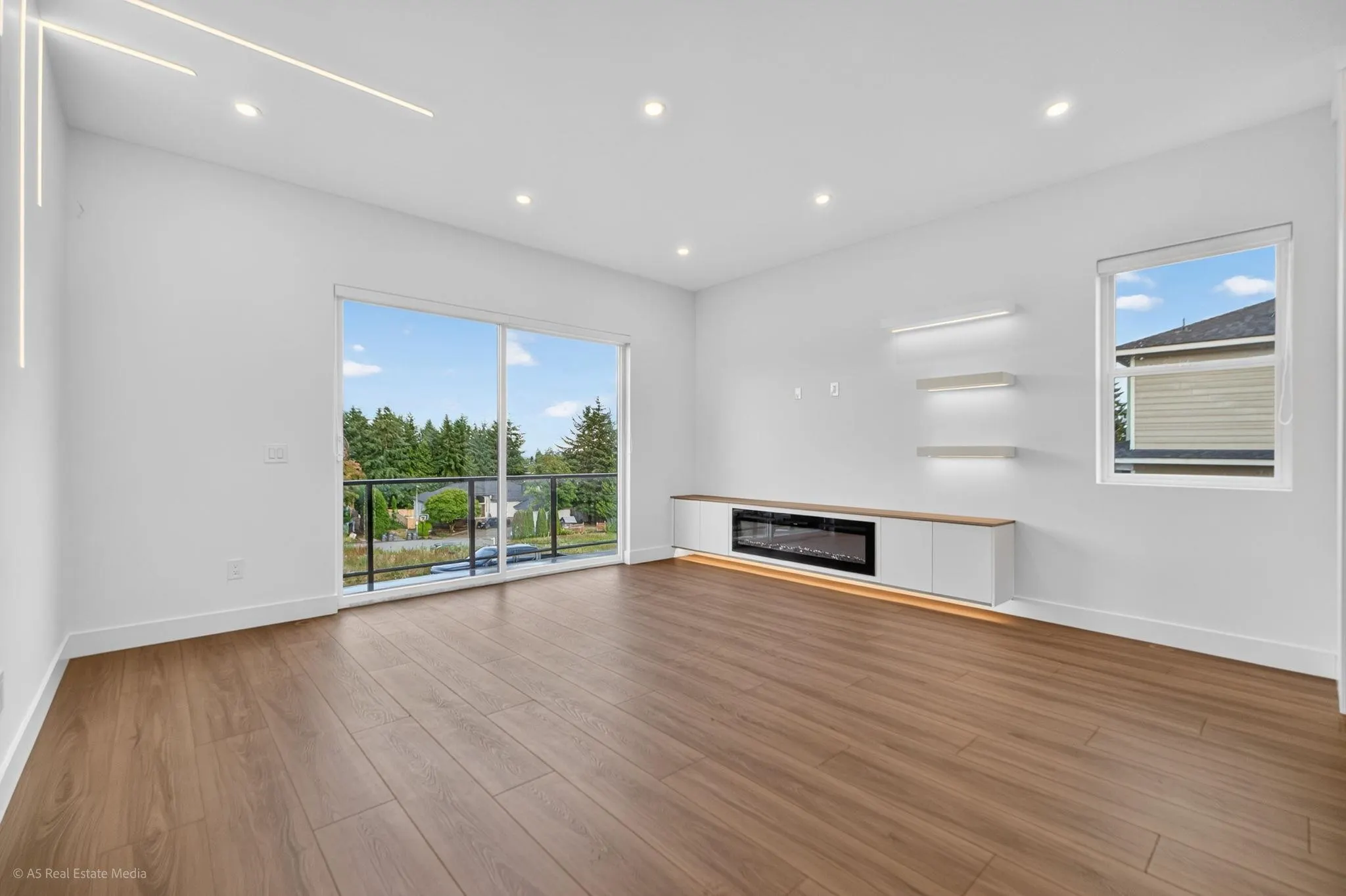 5642 144 St Street #101