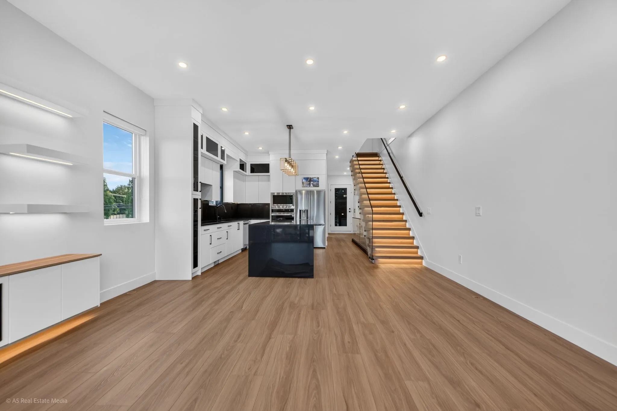 5642 144 St Street #101