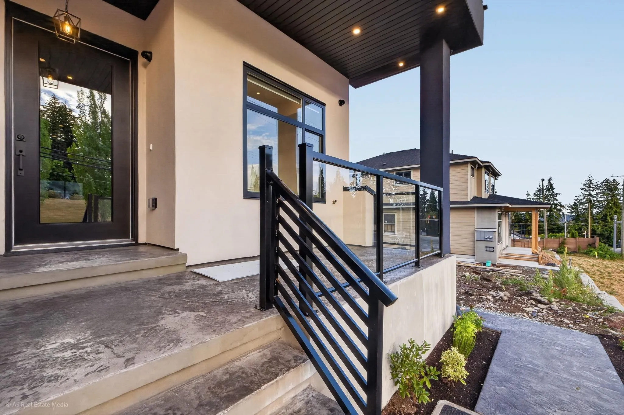 5642 144 St Street #101
